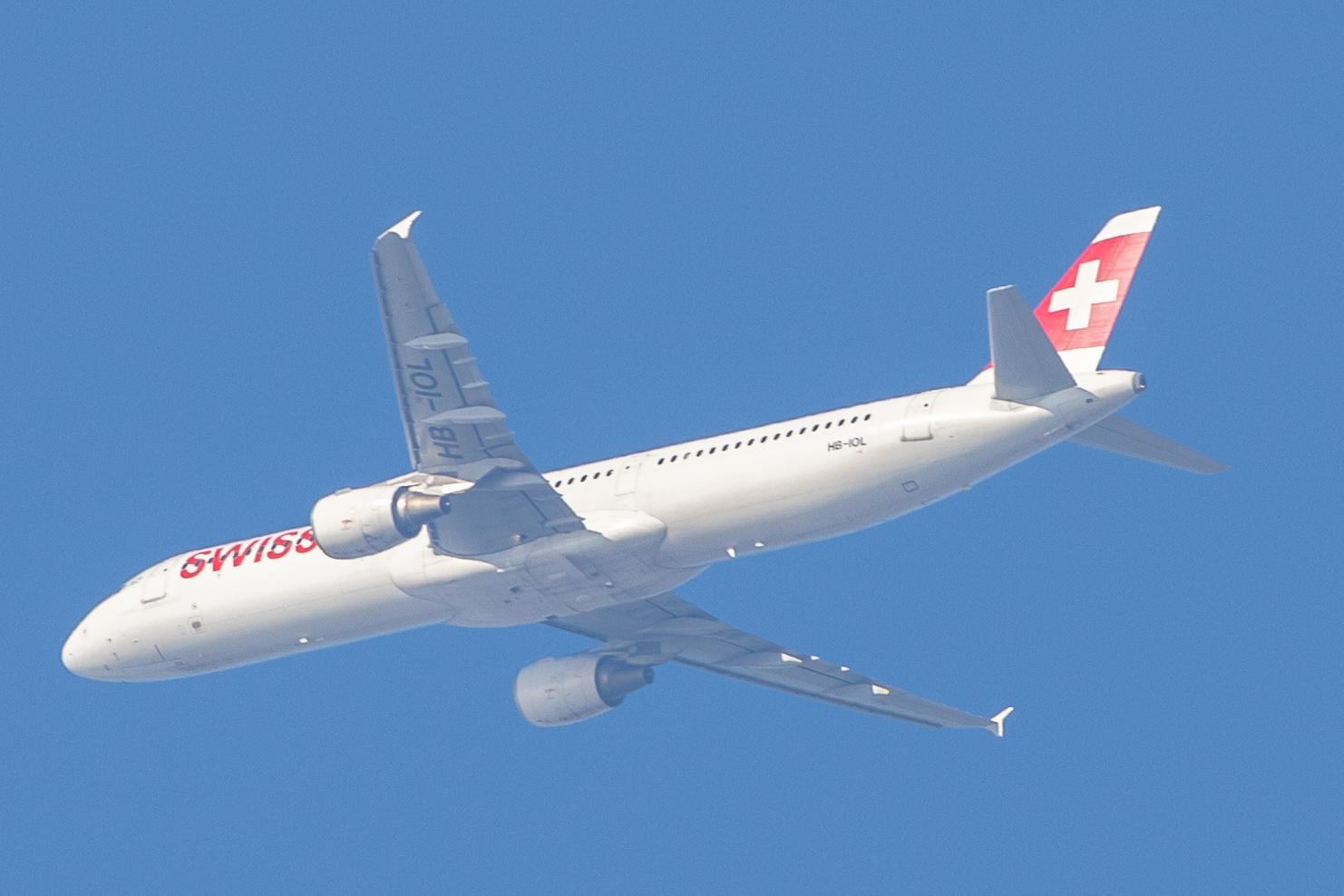 Flughafen Zürich: Swiss (LX / SWR) |  Airbus A321-111 A321 | HB-IOL | MSN 1144