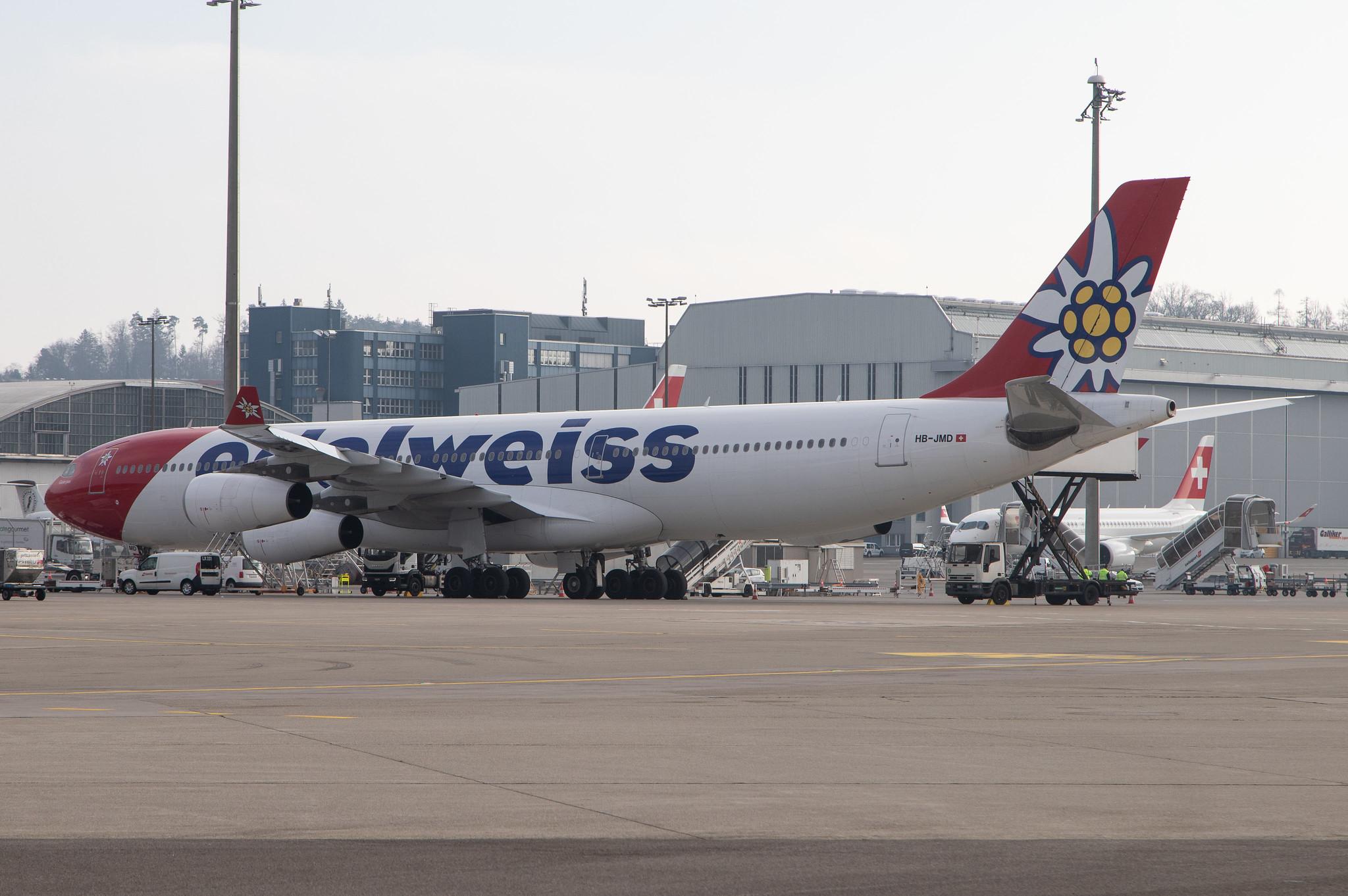 Flughafen Zürich: Edelweiss Air (WK / EDW) |  Airbus A340-313 A343 | HB-JMD | MSN 556