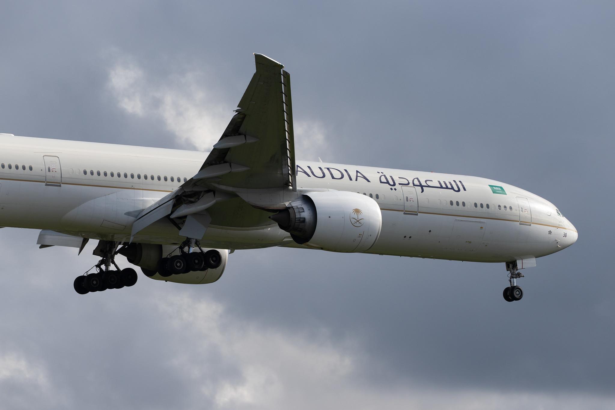 London Heathrow Airport: Saudia (SV / SVA) |  Boeing 777-3FG(ER) B77W | HZ-AK38 | MSN 61597