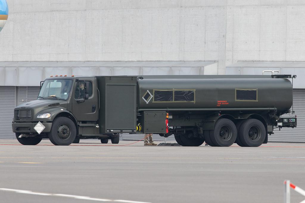 Flughafen Zürich: USAF Tanklastwagen / Tanker Trucks |
