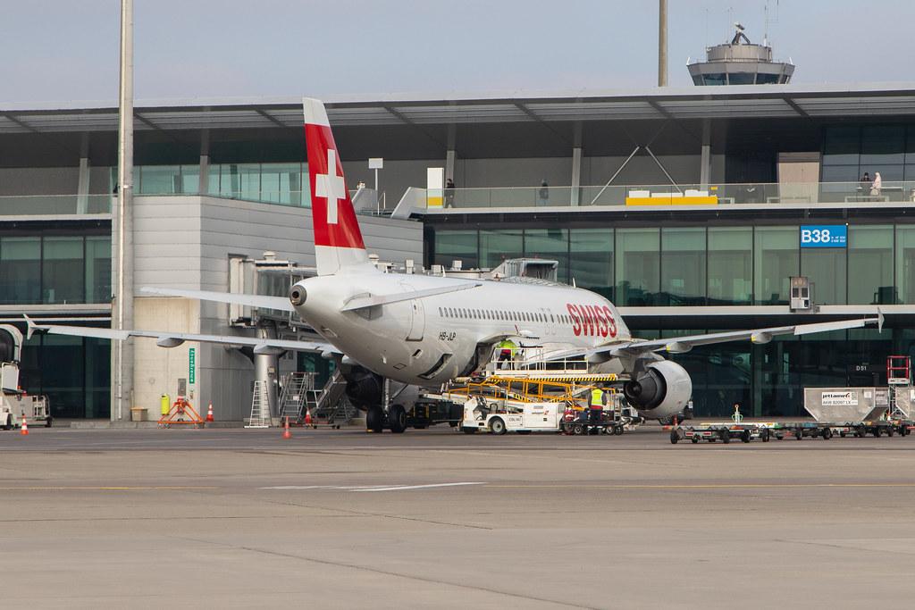 Flughafen Zürich: Swiss (LX / SWR) |  Airbus A320-214 A320 | HB-JLP | MSN 4618