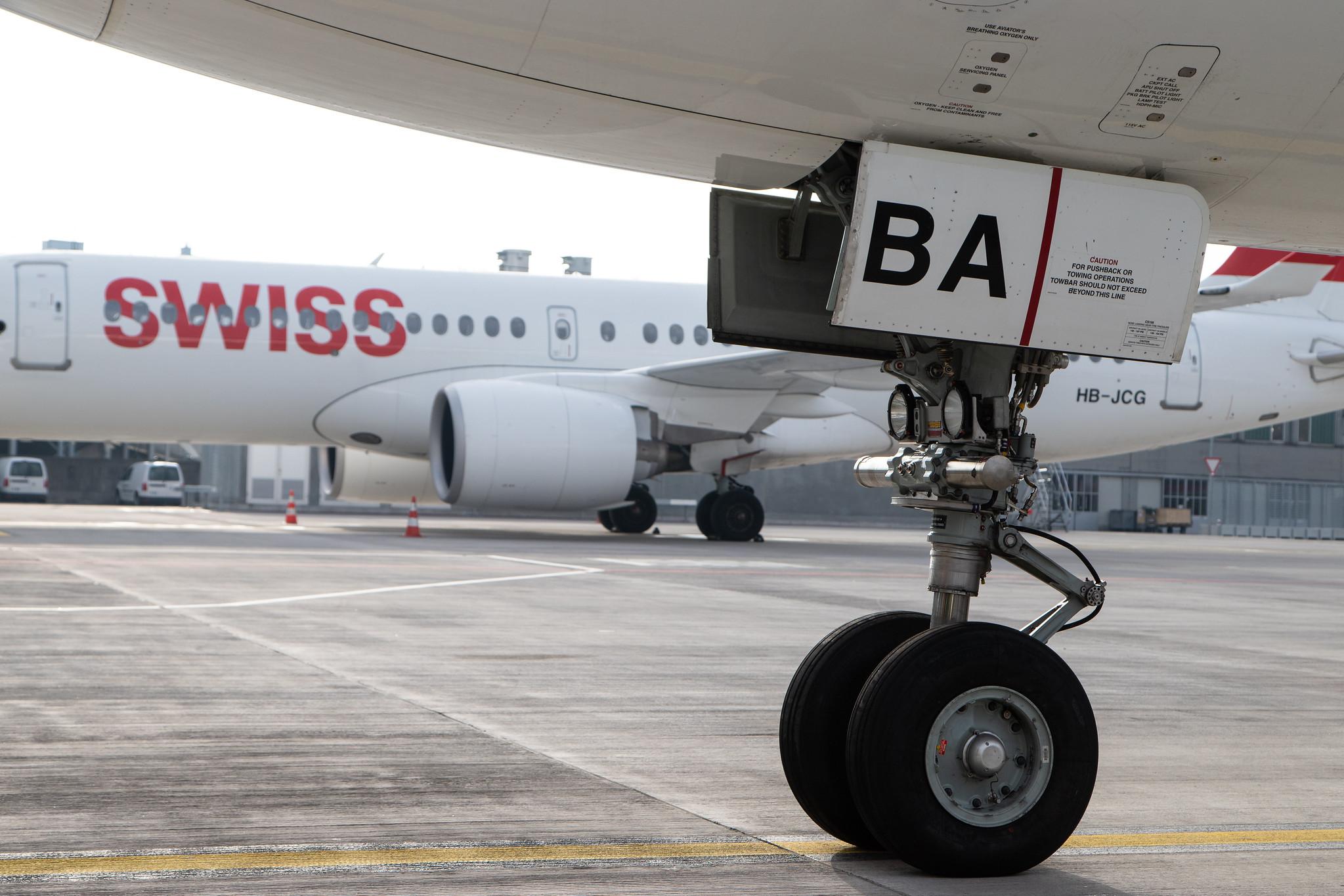 Flughafen Zürich: Swiss (LX / SWR) |  Airbus A220-100 BCS1 | HB-JBA | MSN 50010