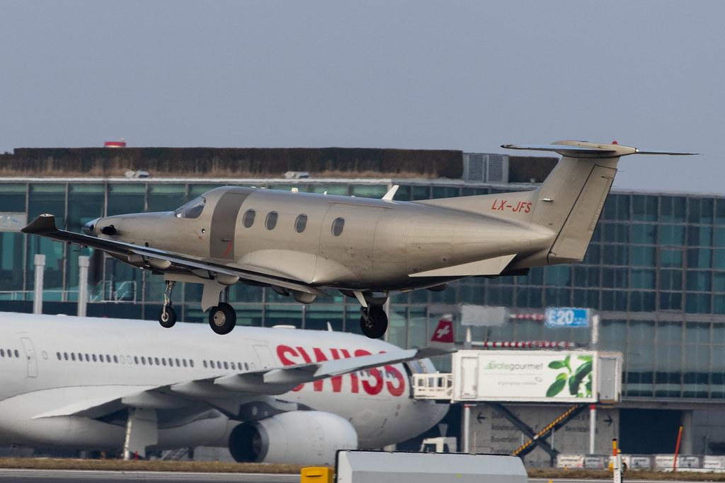 Flughafen Zürich: Jetfly Aviation (/ JFA) |  Pilatus PC-12/47E PC12 | LX-JFS | MSN 1314