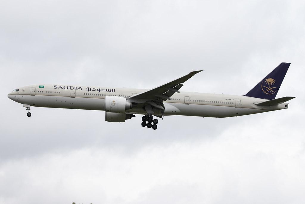 London Heathrow Airport: Saudia (SV / SVA) |  Boeing 777-368(ER) B77W | HZ-AK42 | MSN 62762