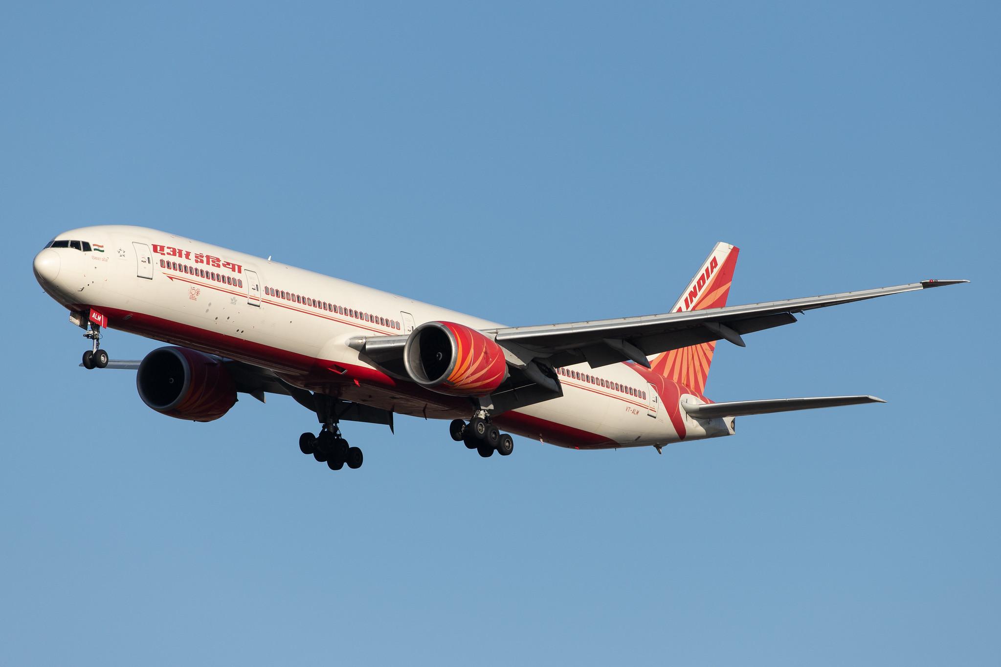 London Heathrow Airport: Air India (AI / AIC) |  Boeing 777-337(ER) B77W | VT-ALM | MSN 36311