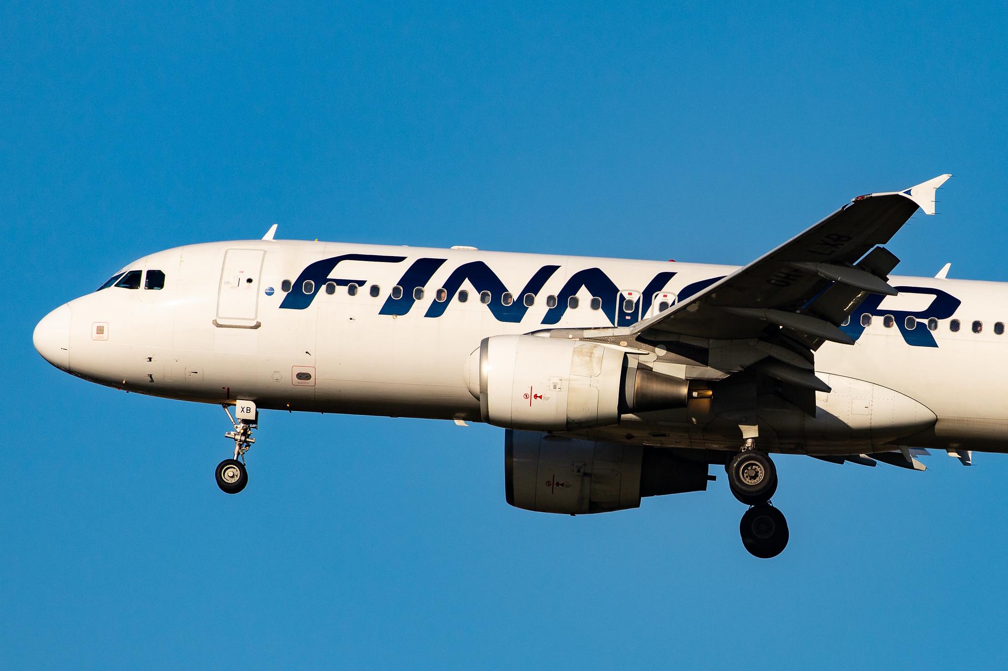 London Heathrow Airport: Finnair (AY / FIN) |  Airbus A320-214 A320 | OH-LXB | MSN 1470