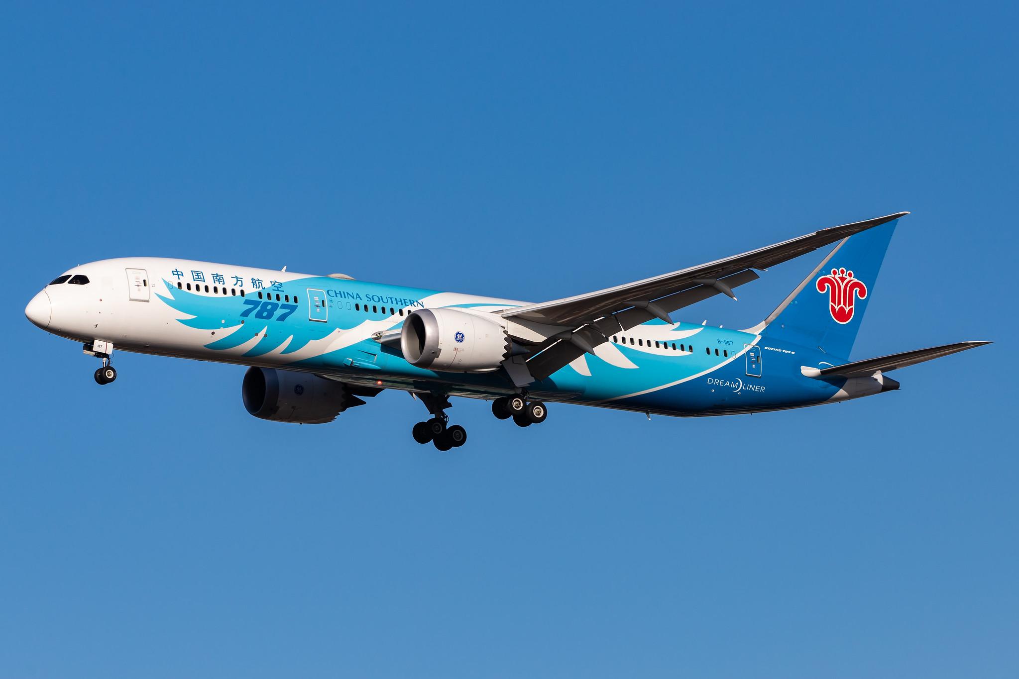 London Heathrow Airport: China Southern Airlines (CZ / CSN) |  Boeing 787-9 Dreamliner B789 | B-1167 | MSN 38796