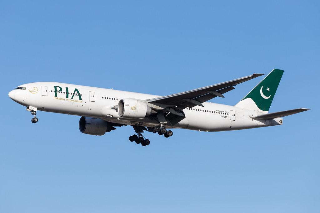 London Heathrow Airport: Pakistan International Airlines (PK / PIA) |  Boeing 777-240(ER) B772 | AP-BGJ | MSN 33775