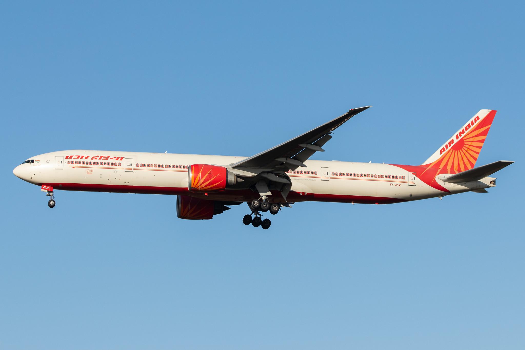 London Heathrow Airport: Air India (AI / AIC) |  Boeing 777-337(ER) B77W | VT-ALM | MSN 36311