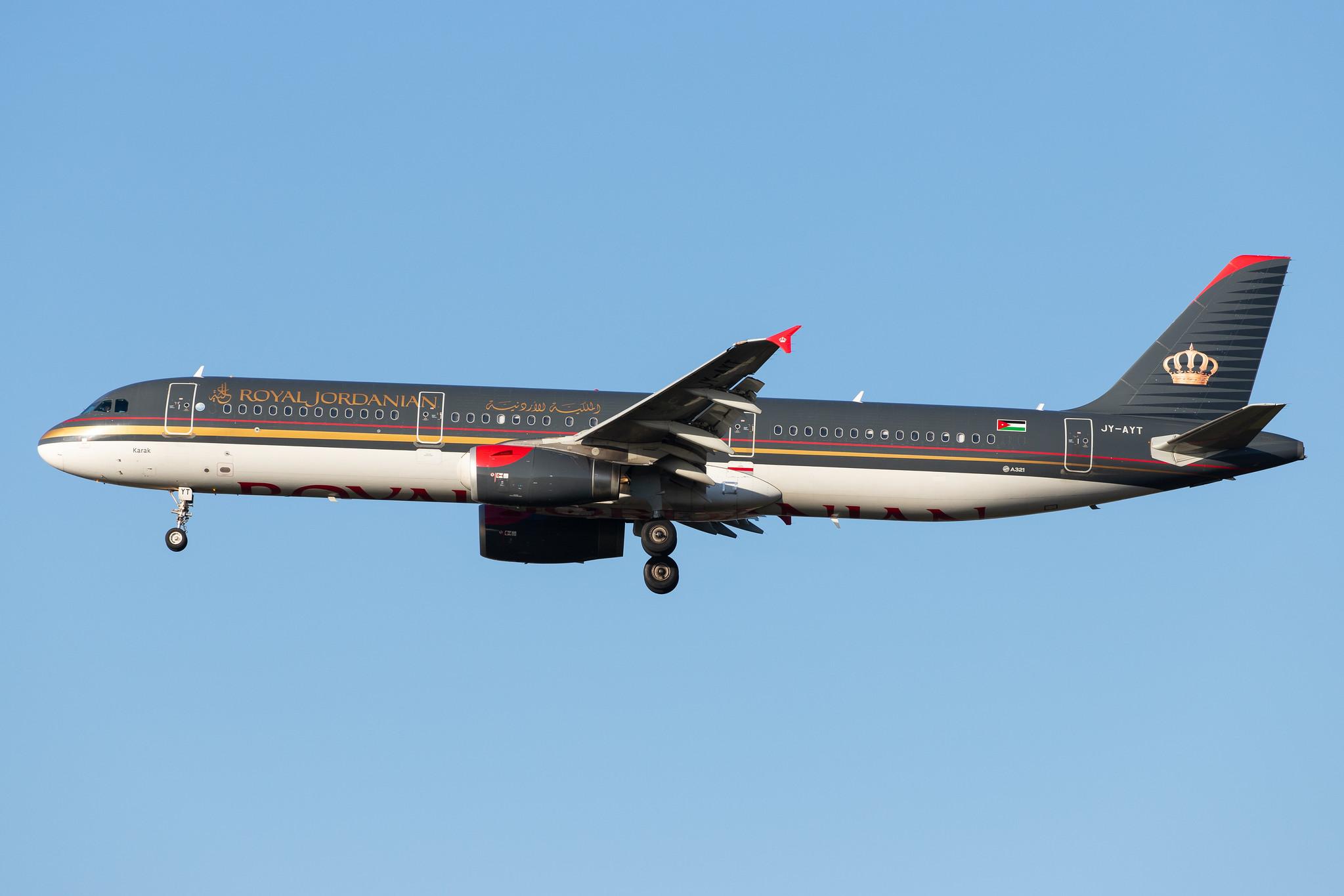 London Heathrow Airport: Royal Jordanian (RJ / RJA) |  Airbus A321-231 A321 | JY-AYT | MSN 5099
