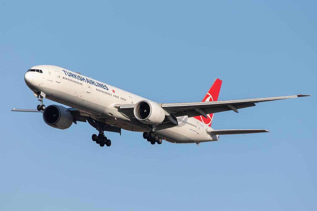 London Heathrow Airport: Turkish Airlines (TK / THY) |  Boeing 777-3F2(ER) B77W | TC-JJE | MSN 40707