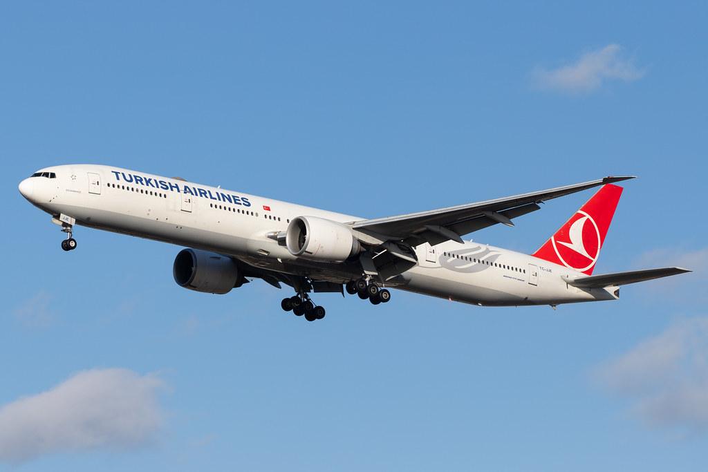 London Heathrow Airport: Turkish Airlines (TK / THY) |  Boeing 777-3F2(ER) B77W | TC-JJE | MSN 40707