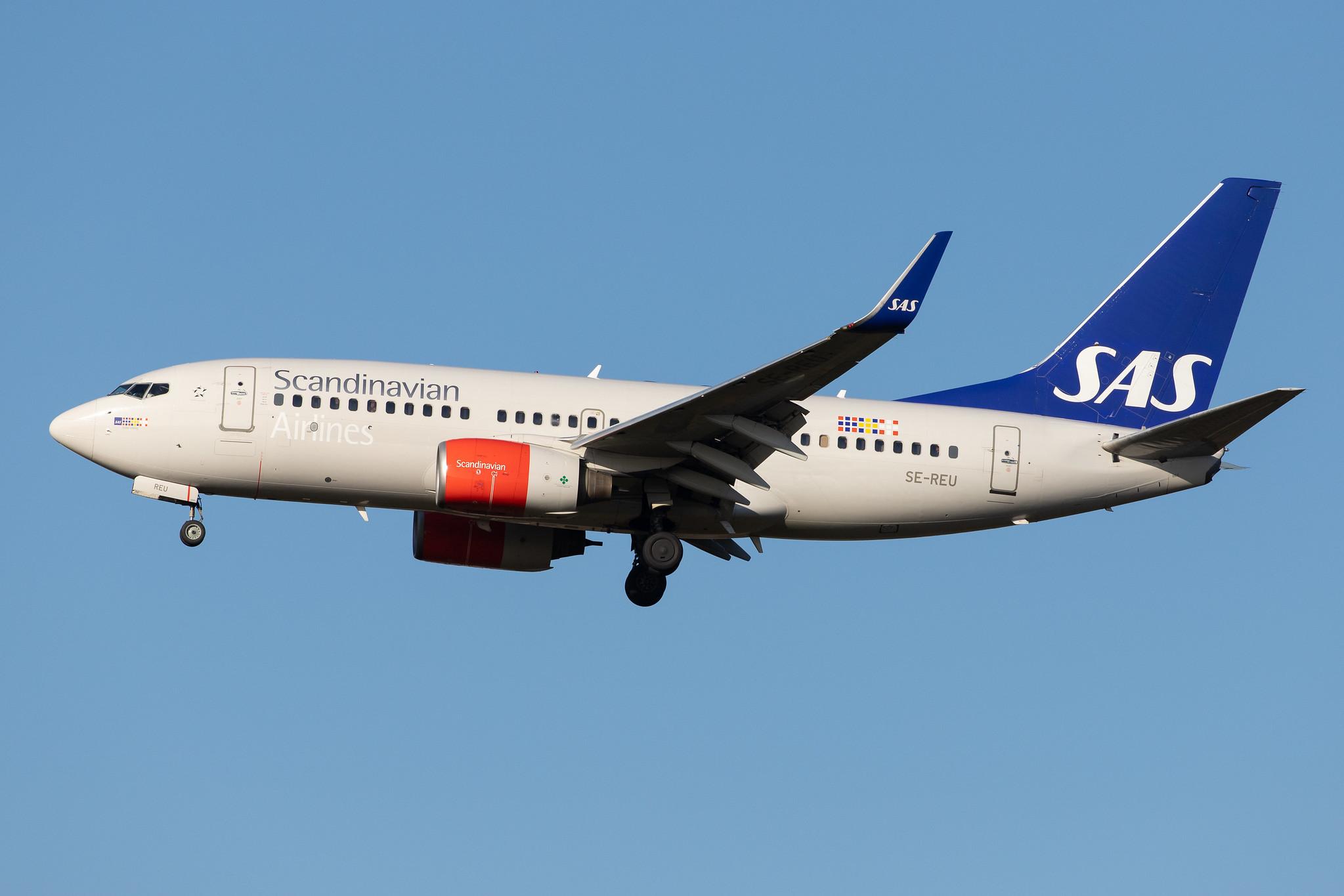 London Heathrow Airport: SAS (SK / SAS) |  Boeing 737-76N B737 | SE-REU | MSN 33005