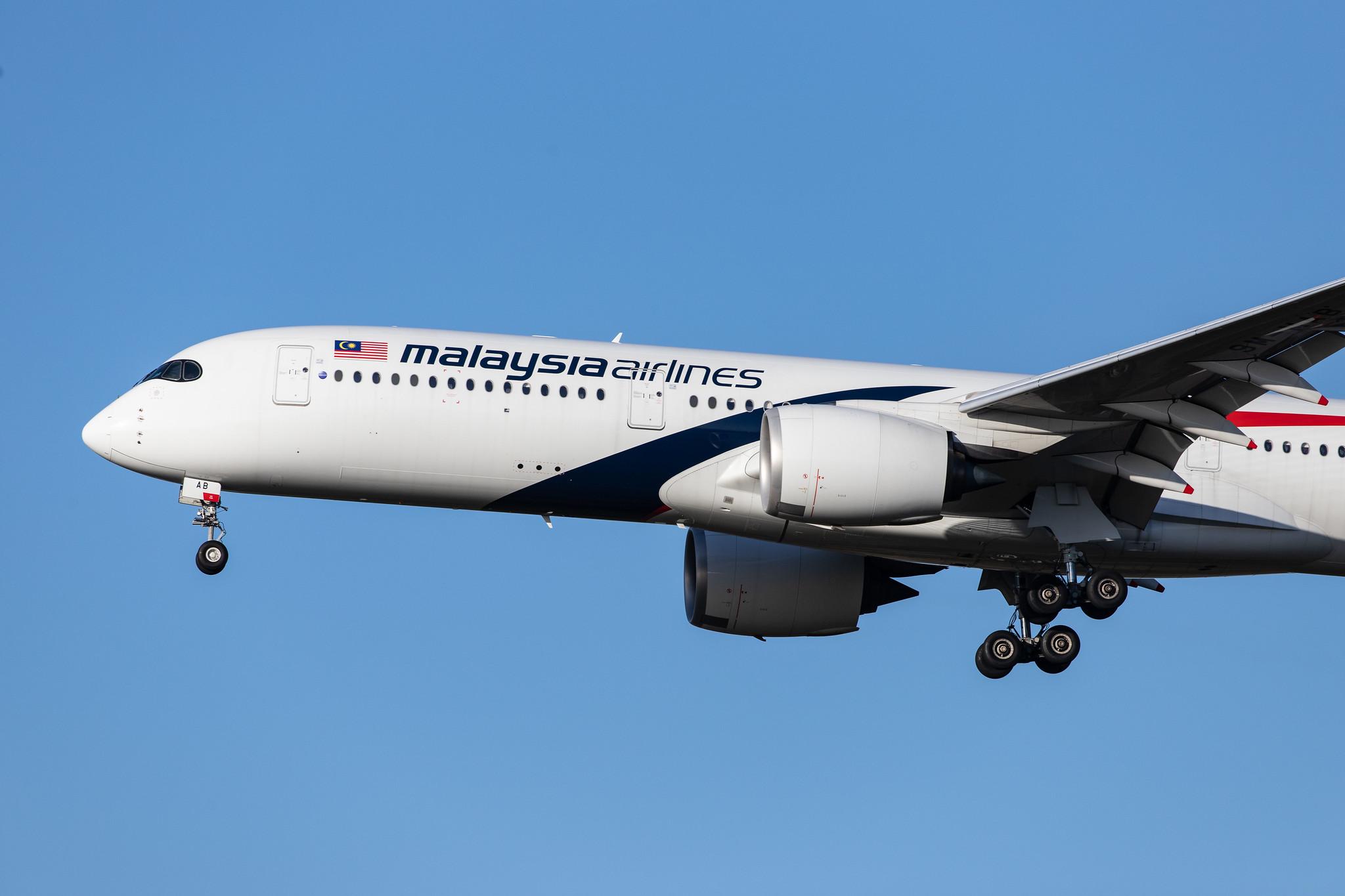 London Heathrow Airport: Malaysia Airlines (MH / MAS) |  Airbus A350-941 A359 | 9M-MAB | MSN 159