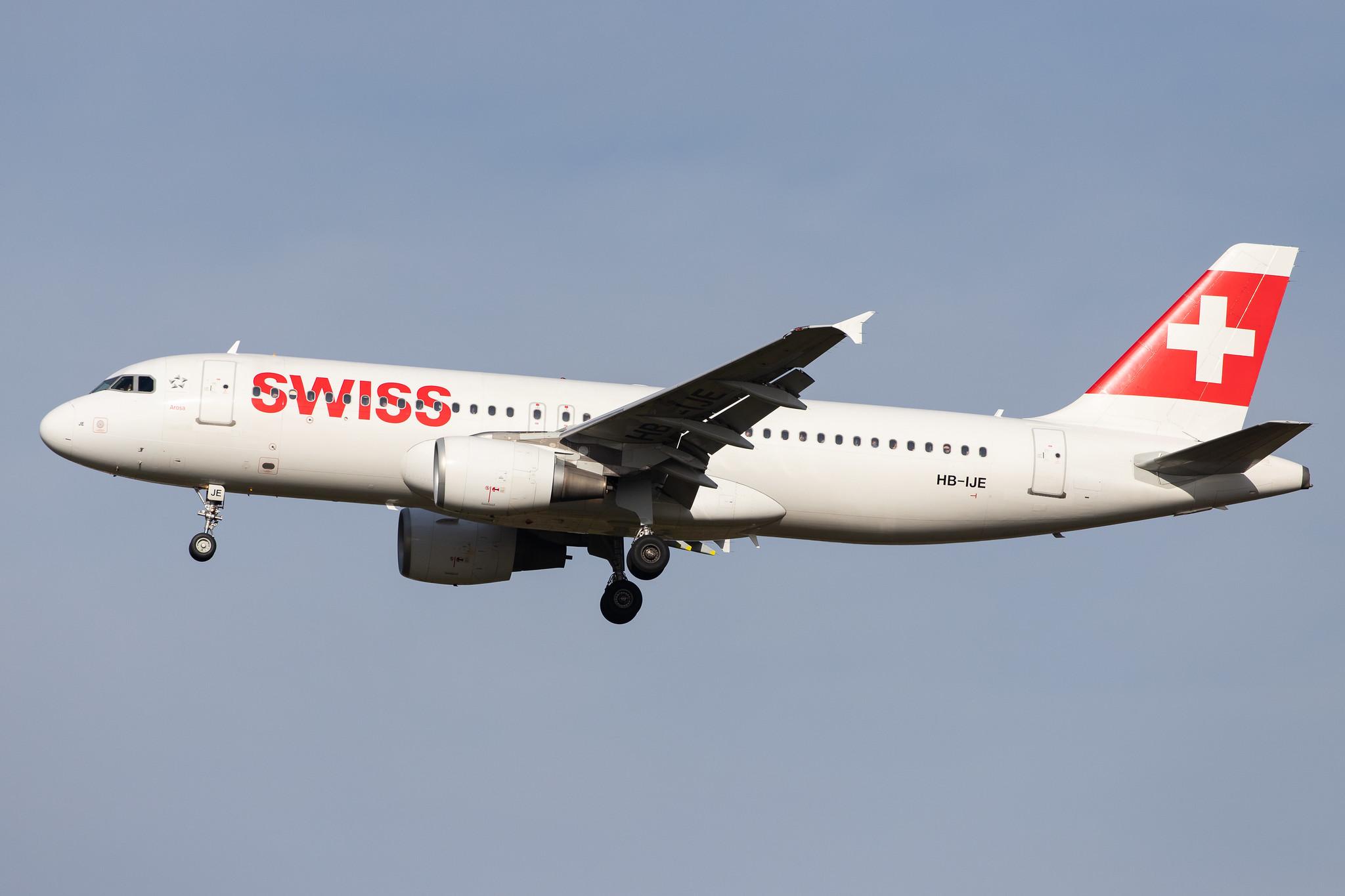 London Heathrow Airport: Swiss (LX / SWR) |  Airbus A320-214 A320 | HB-IJE | MSN 0559