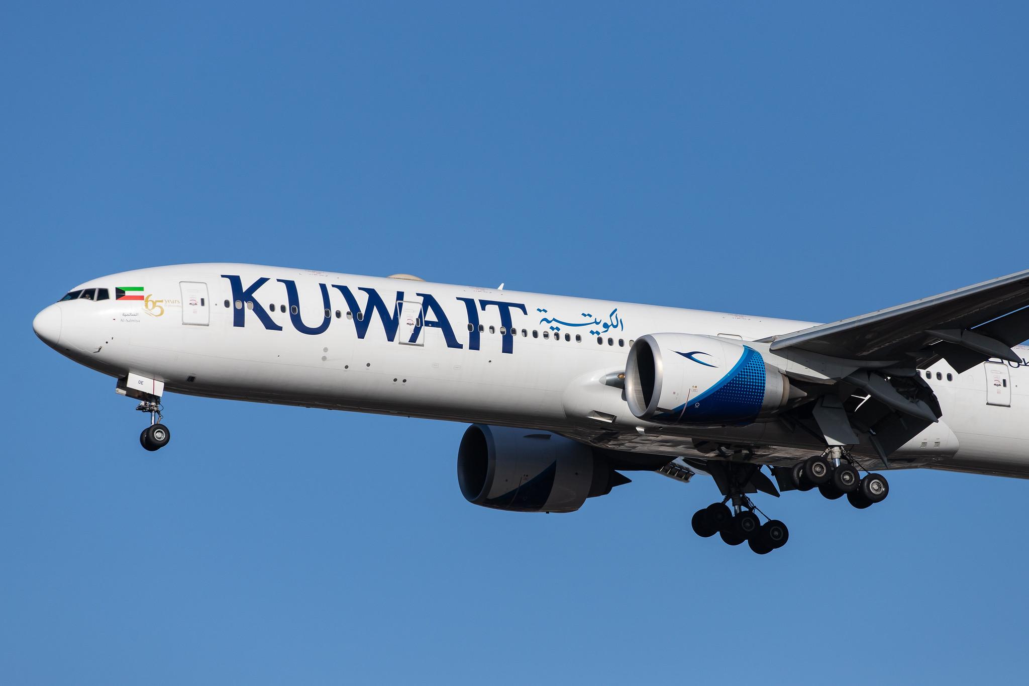 London Heathrow Airport: Kuwait Airways (KU / KAC) |  Boeing 777-369(ER) B77W | 9K-AOE | MSN 62563