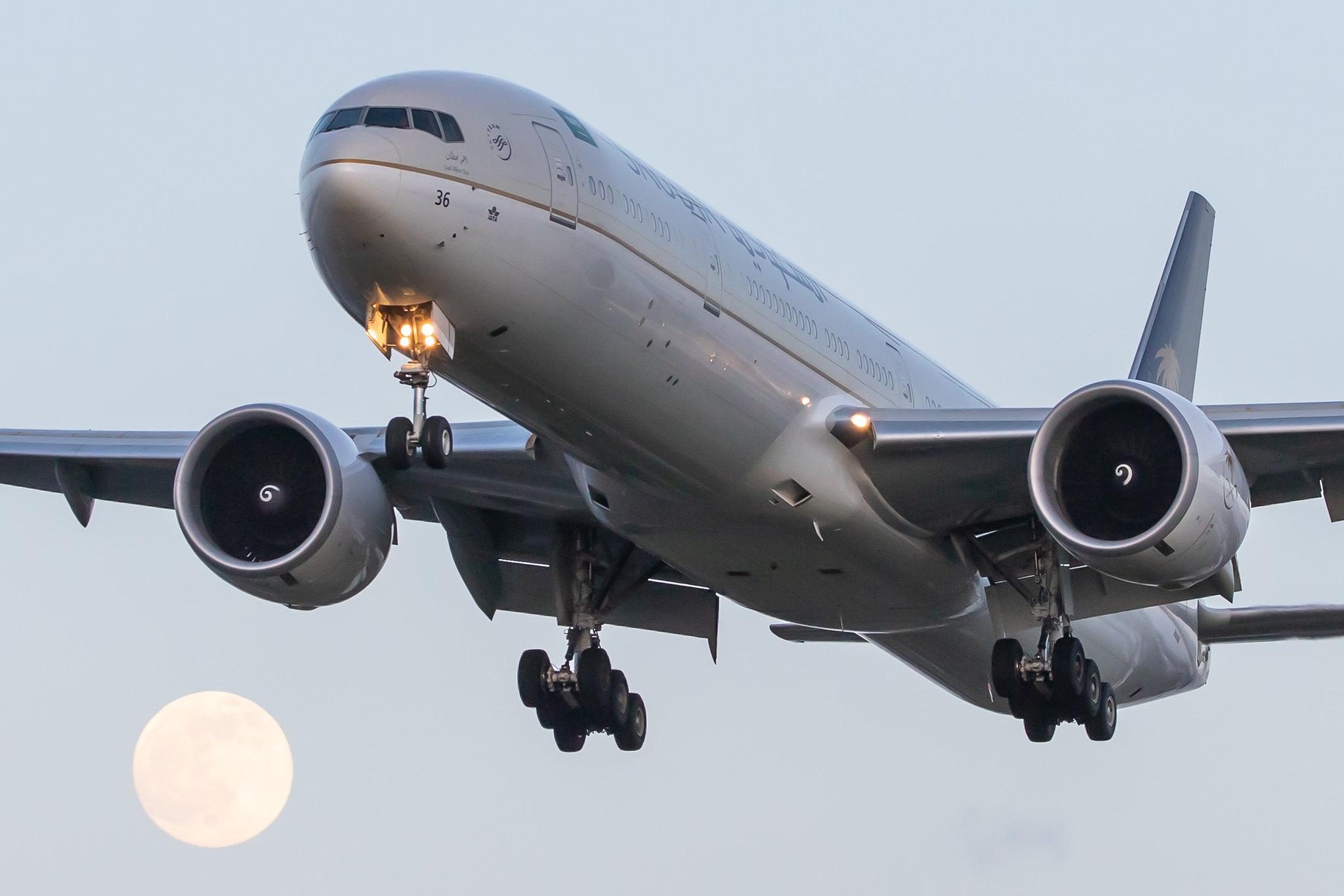 London Heathrow Airport: Saudia (SV / SVA) |  Boeing 777-3FG(ER) B77W | HZ-AK36 | MSN 61599