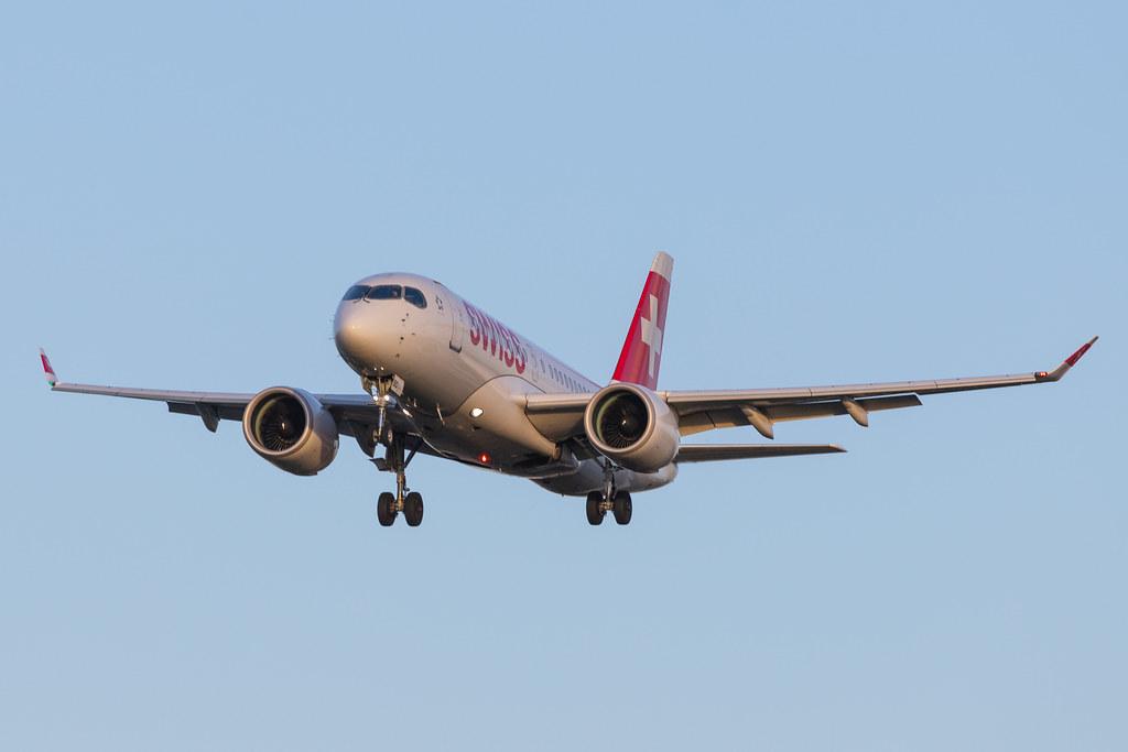 London Heathrow Airport: Swiss (LX / SWR) |  Airbus A220-100 BCS1 | HB-JBD | MSN 50013