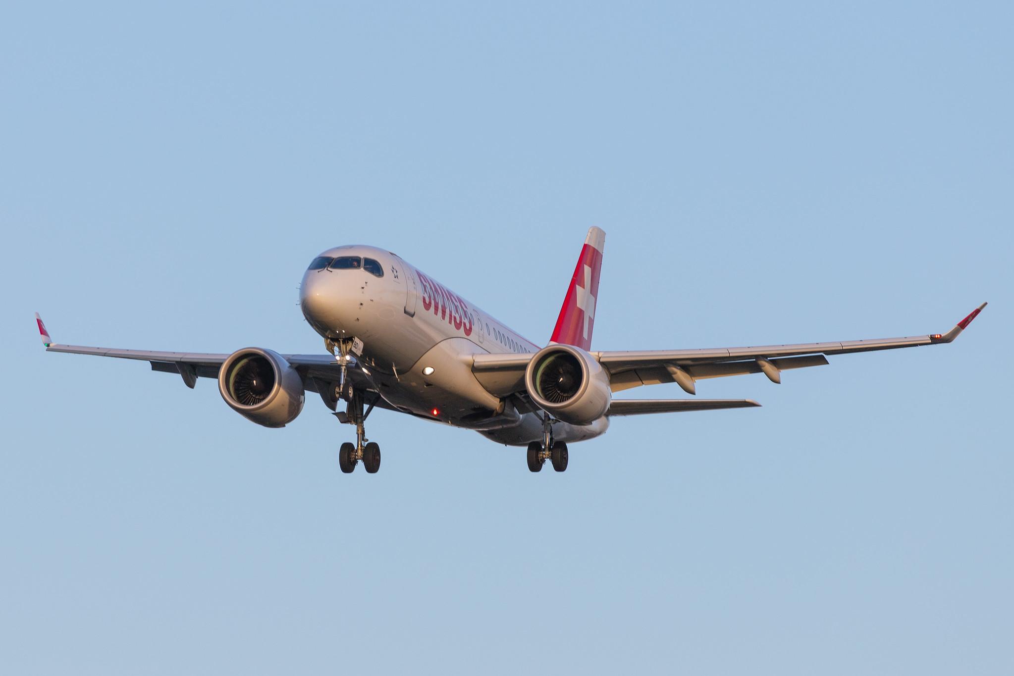 London Heathrow Airport: Swiss (LX / SWR) |  Airbus A220-100 BCS1 | HB-JBD | MSN 50013