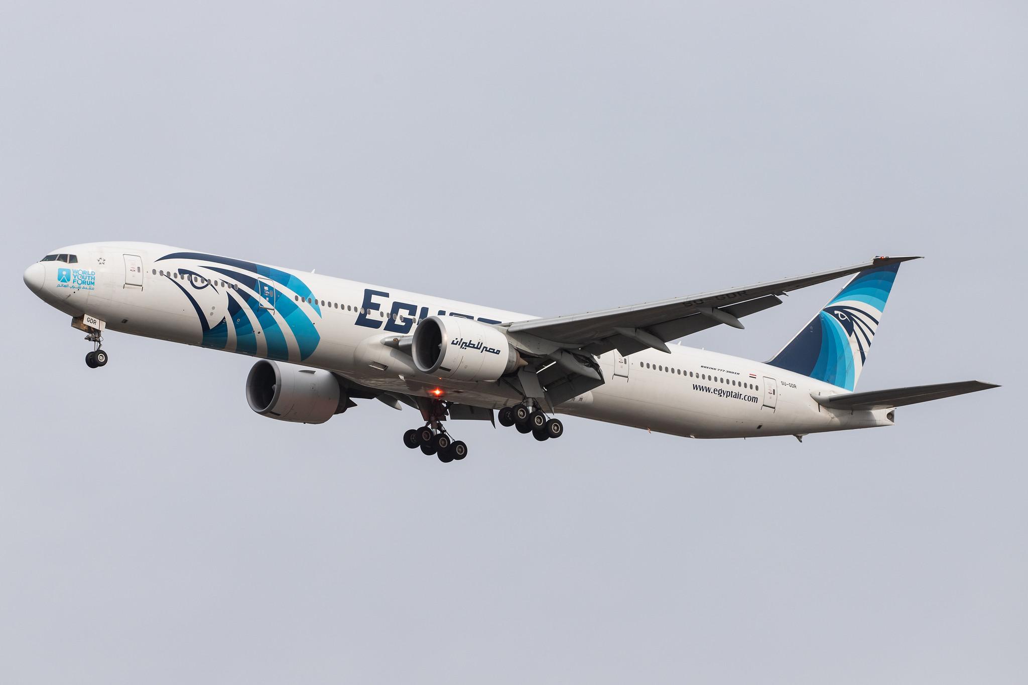 London Heathrow Airport: EgyptAir (MS / MSR) |  Boeing 777-36N(ER) B77W | SU-GDR | MSN 38291