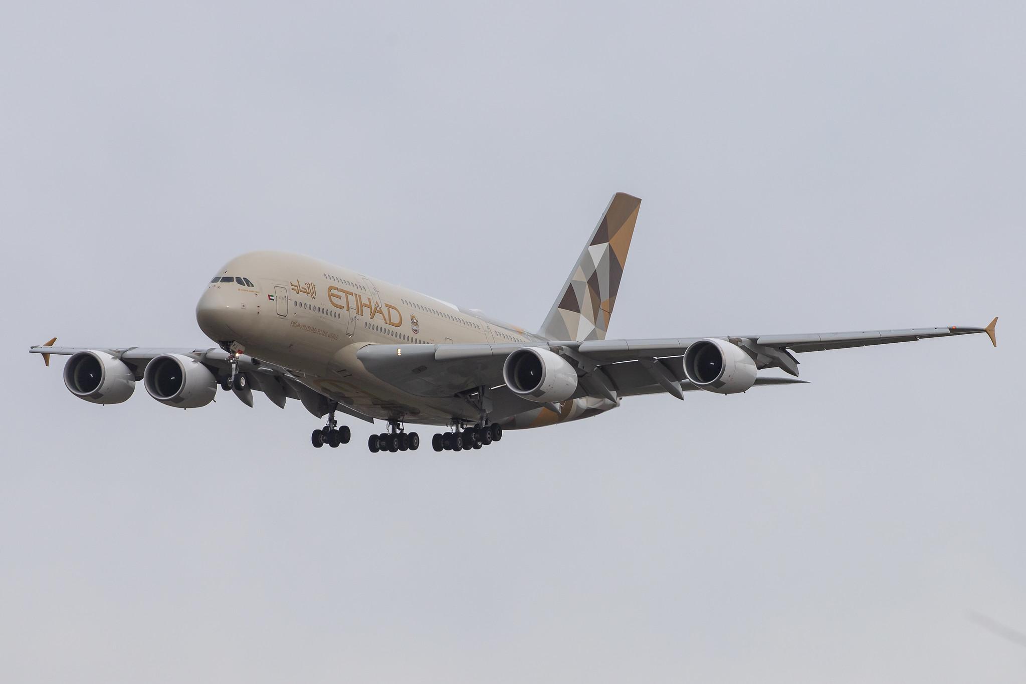 London Heathrow Airport: Etihad (EY / ETD) | Operator: Etihad Airways |  Airbus A380-861 A388 | A6-APJ | MSN 237