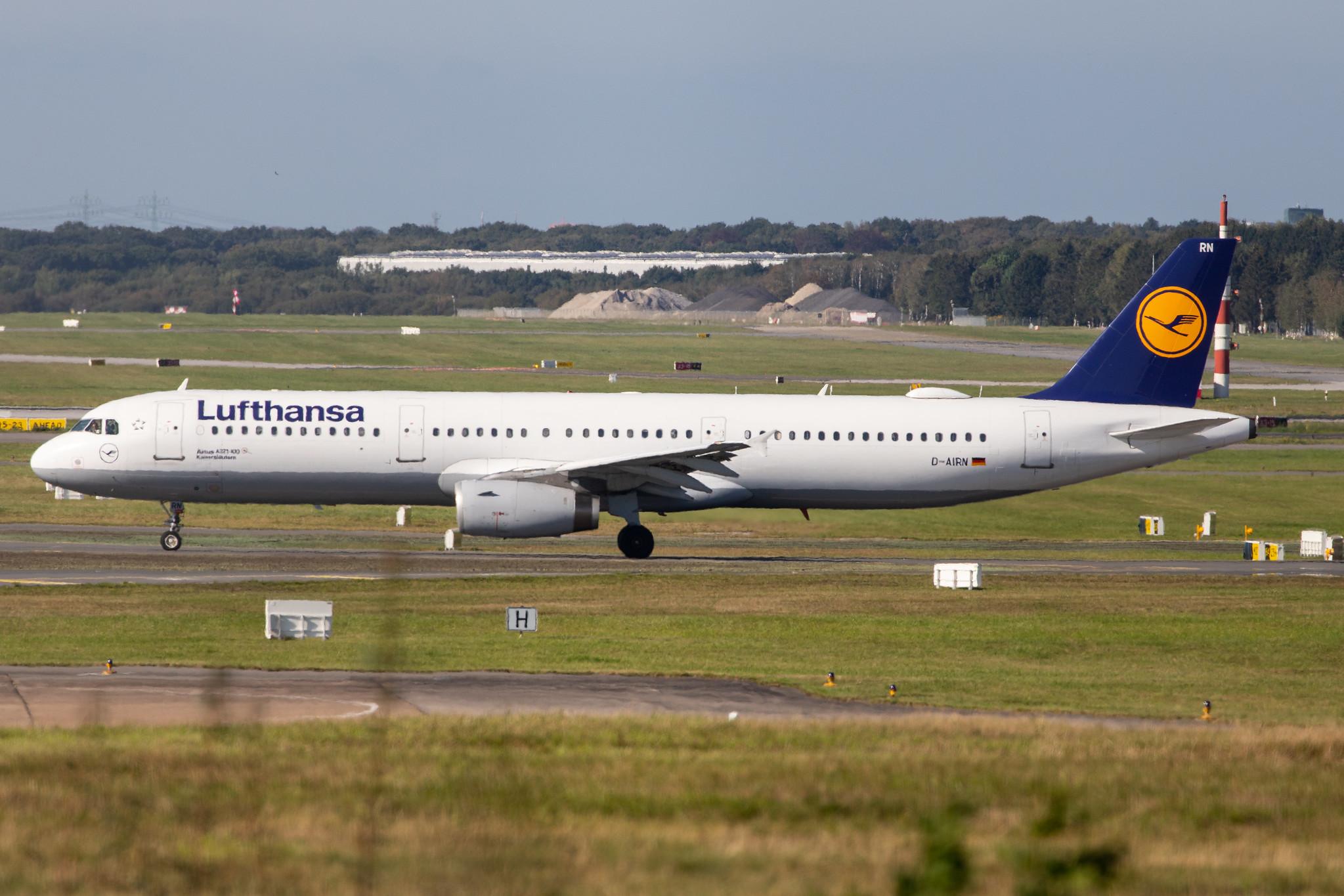 Hamburg Airport: Lufthansa (LH / DLH) |  Airbus A321-131 A321 | D-AIRN | MSN 0560