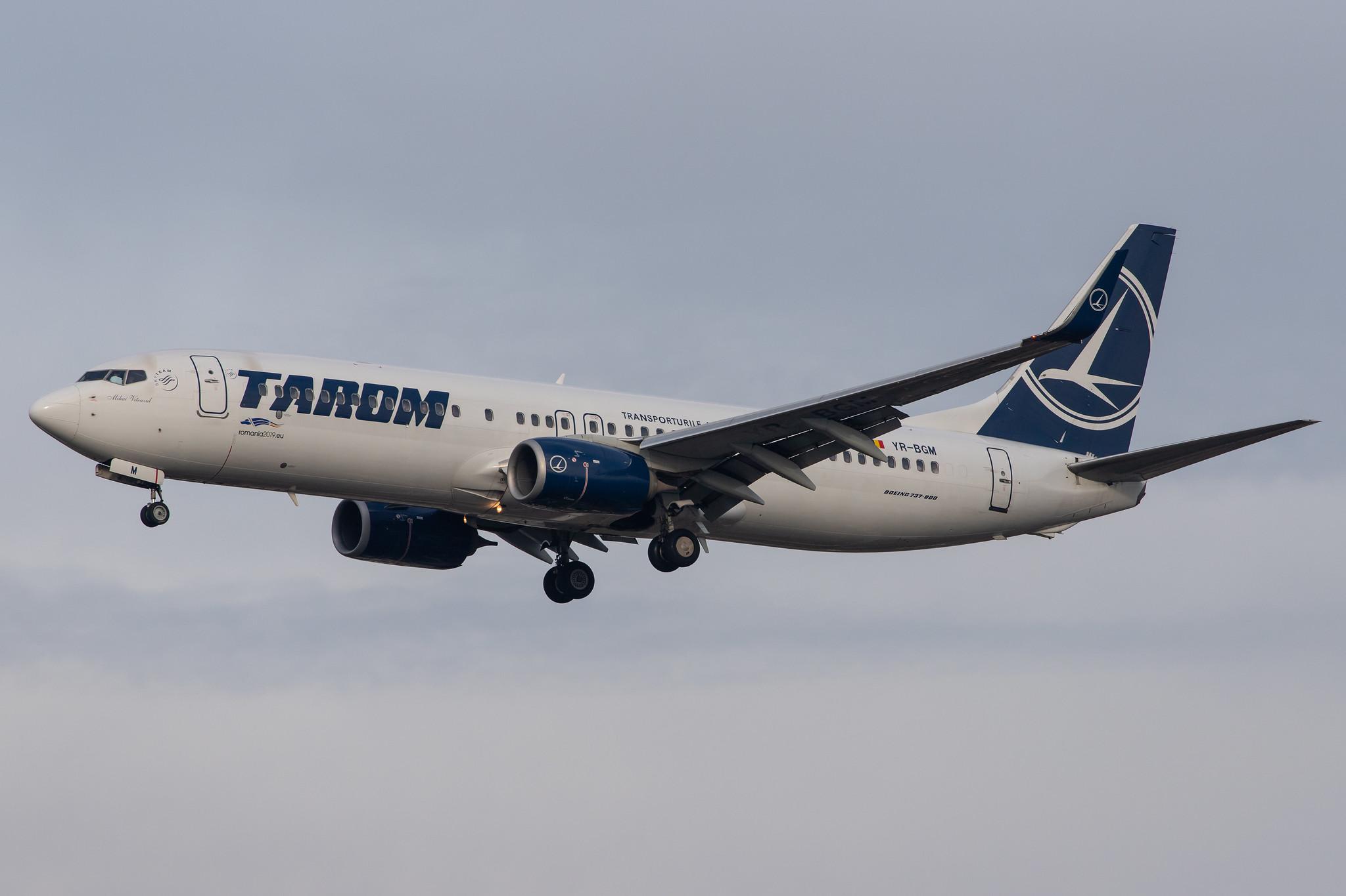 London Heathrow Airport: Tarom (RO / ROT) |  Boeing 737-8H6 B738 | YR-BGM | MSN 40152
