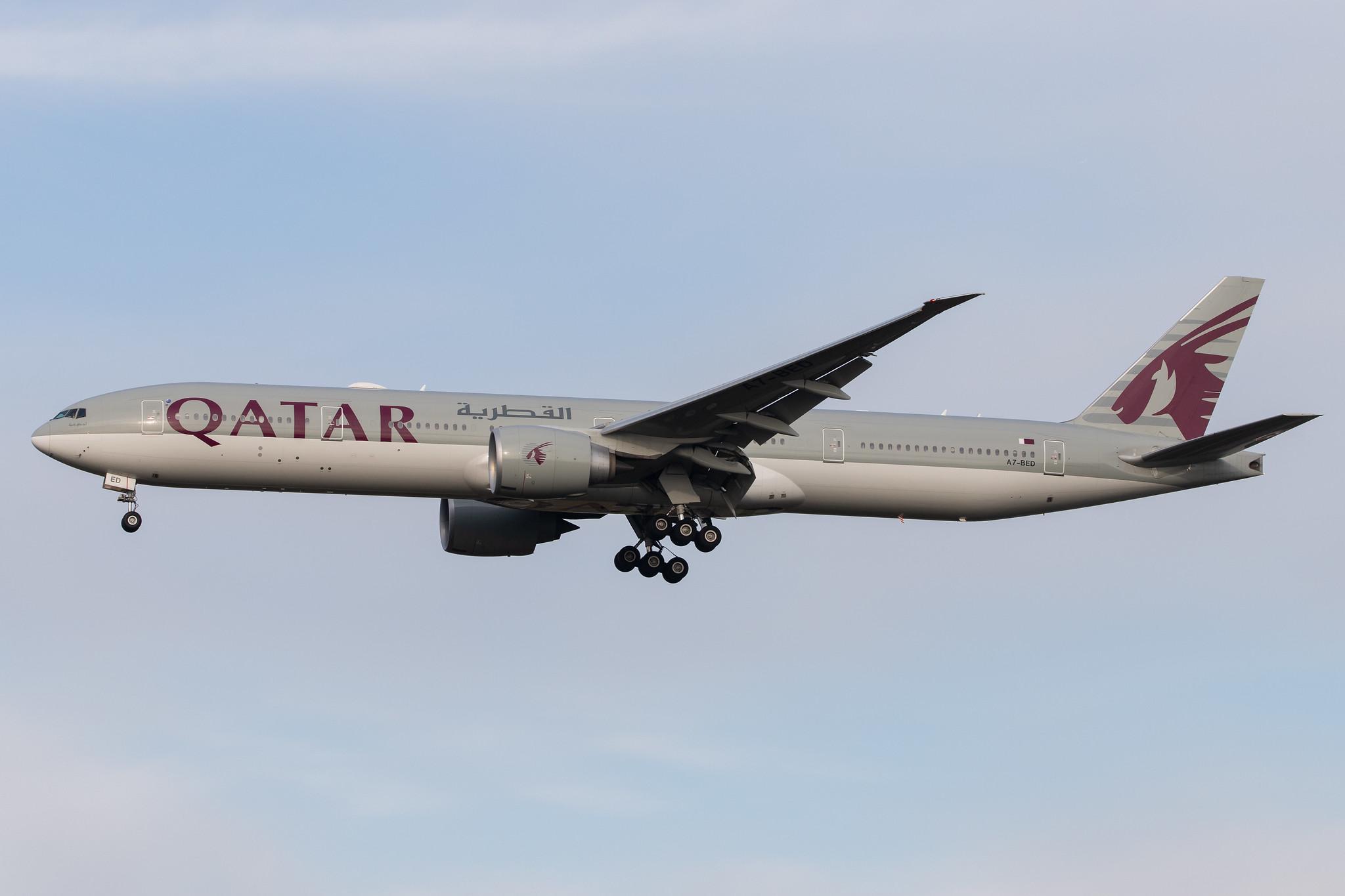 London Heathrow Airport: Qatar Airways (QR / QTR) |  Boeing 777-3DZ(ER) B77W | A7-BED | MSN 60330