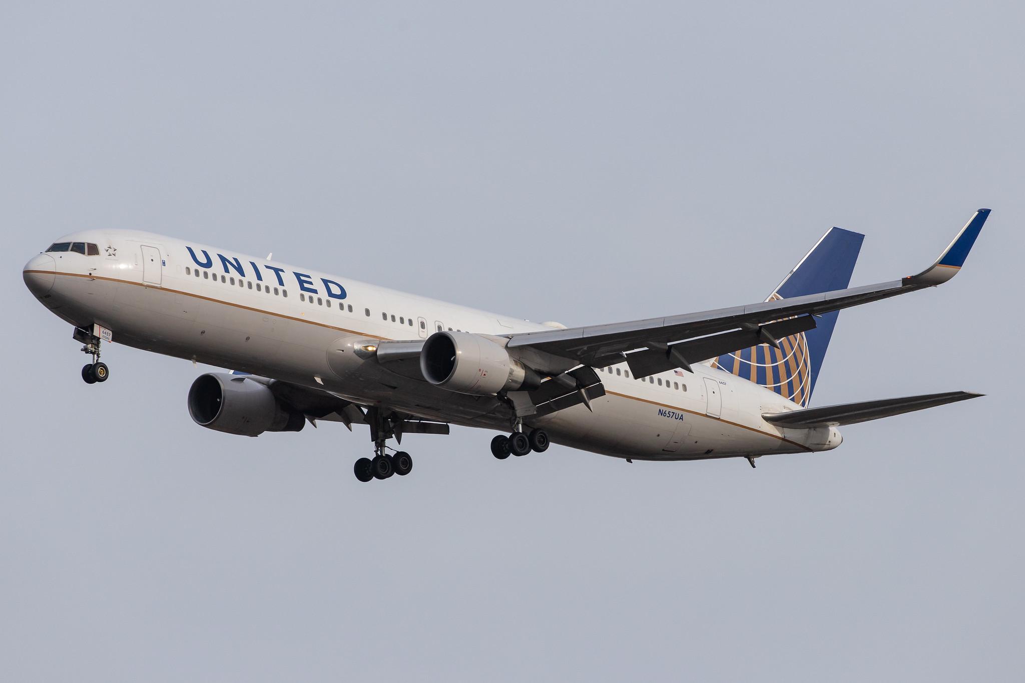 London Heathrow Airport: United Airlines (UA / UAL) |  Boeing 767-322(ER) B763 | N657UA | MSN 27112