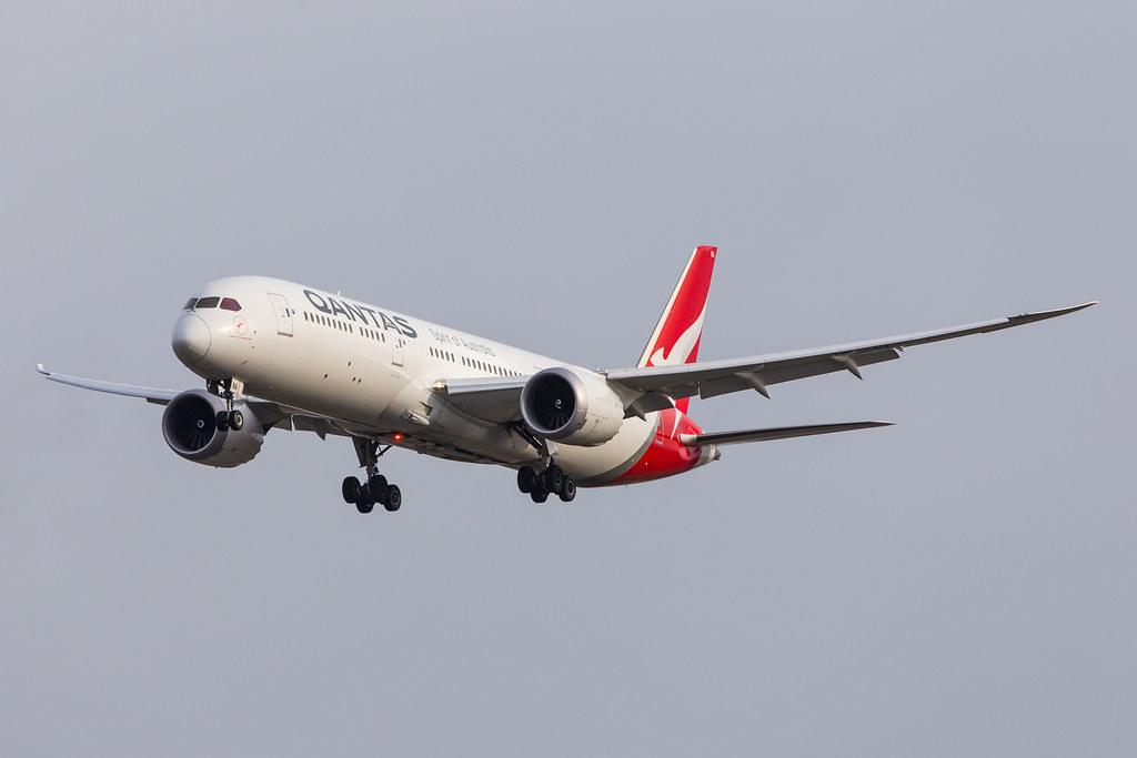 London Heathrow Airport: Qantas (QF / QFA) |  Boeing 787-9 Dreamliner B789 | VH-ZNA | MSN 39038