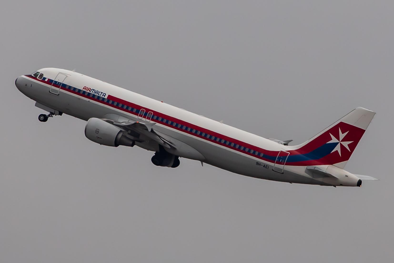 Munich Airport: Air Malta (KM / AMC) |  Livery: Retro Livery |  Airbus A320-214 A320 | 9H-AEI | MSN 2189