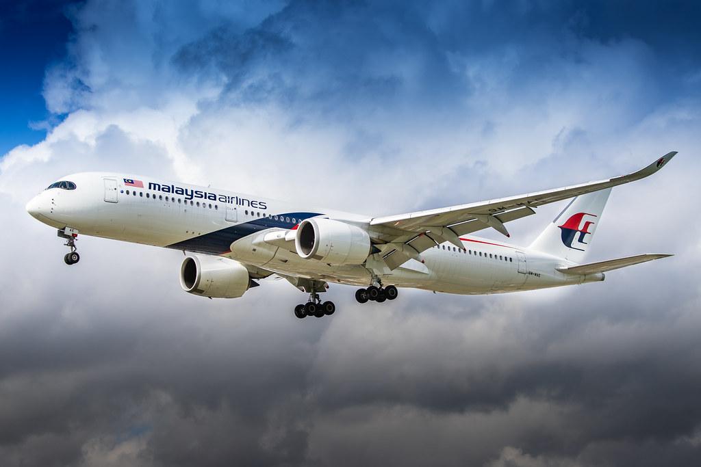 London Heathrow Airport: Malaysia Airlines (MH / MAS) |  Airbus A350-941 A359 | 9M-MAE | MSN 195