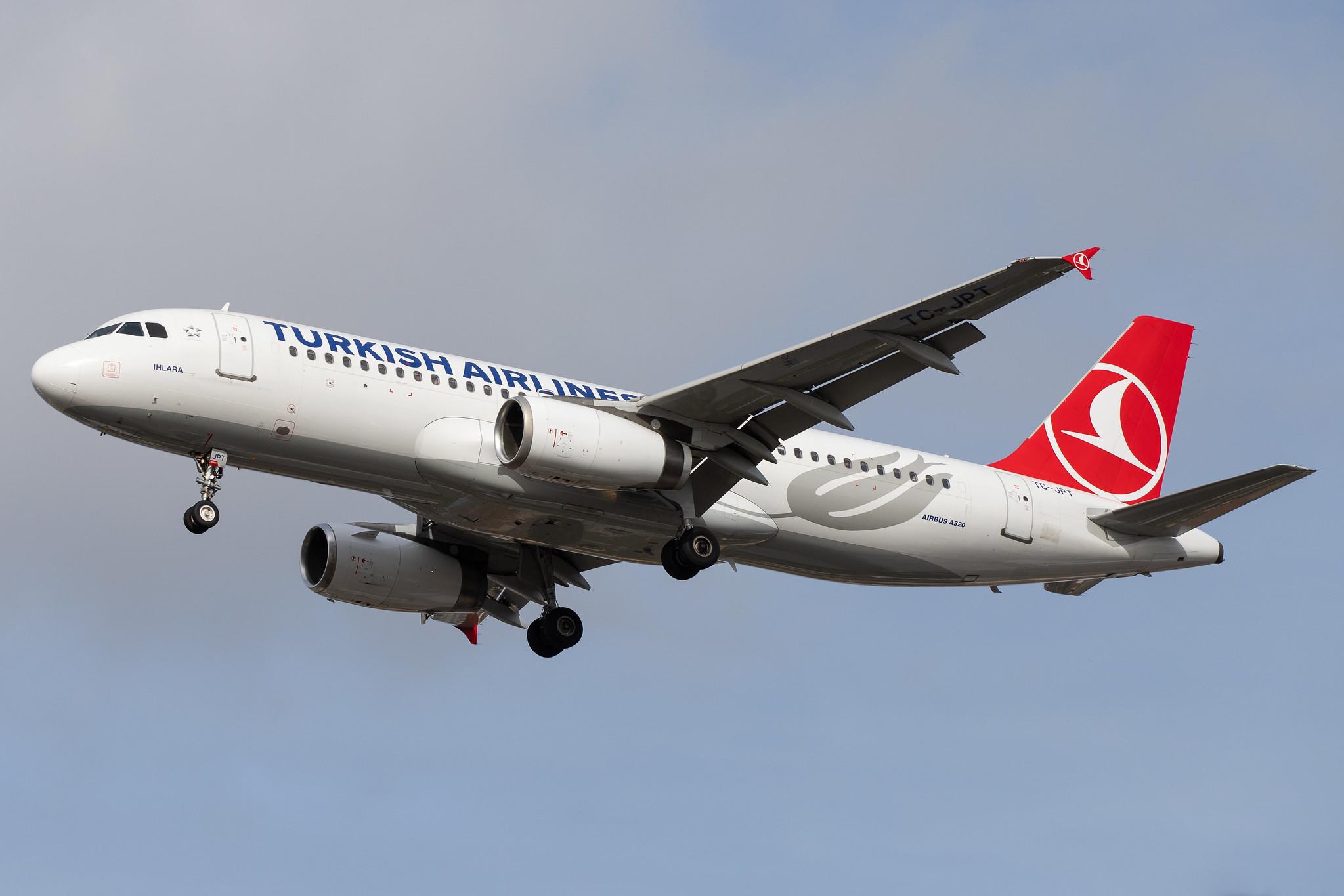 Flughafen Berlin Tegel (TXL): Turkish Airlines (TK / THY) |  Airbus A320-232 A320 | TC-JPT | MSN 3719
