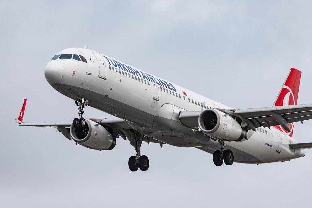 London Heathrow Airport: Turkish Airlines (TK / THY) |  Airbus A321-231 A321 | TC-JSS | MSN 6657