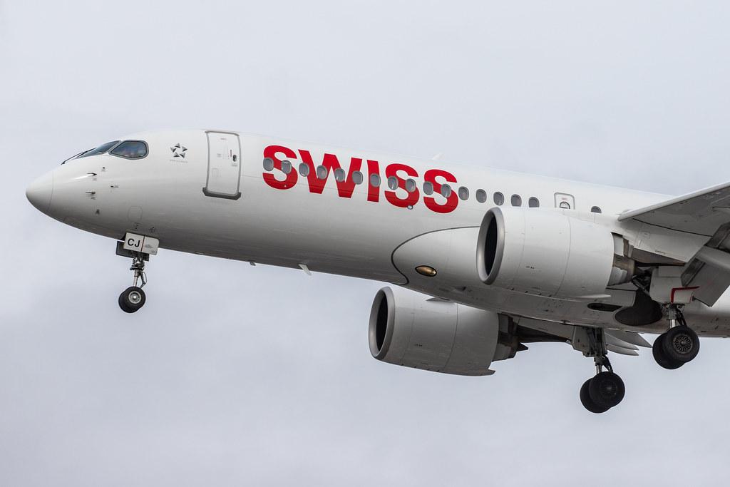 London Heathrow Airport: Swiss (LX / SWR) |  Airbus A220-300 BCS3 | HB-JCJ | MSN 55025
