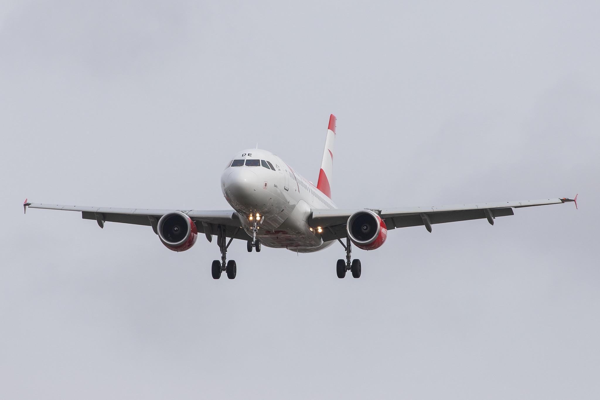 London Heathrow Airport: Austrian Airlines (OS / AUA) |  Airbus A319-112 A319 | OE-LDE | MSN 2494