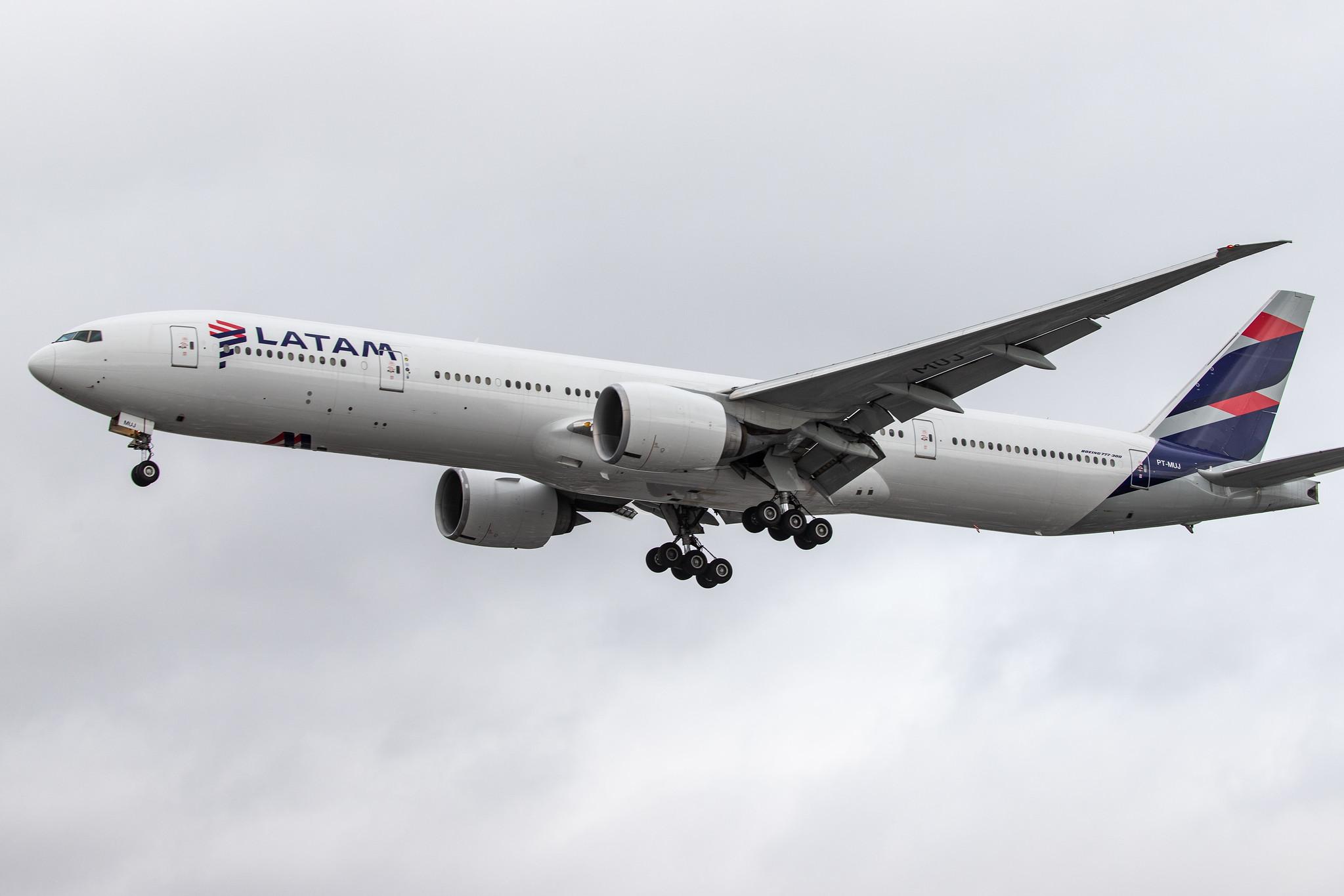 London Heathrow Airport: LATAM Airlines (LA / LAN) | Operator: LATAM Brasil |  Boeing 777-32W(ER) B77W | PT-MUJ | MSN 40588