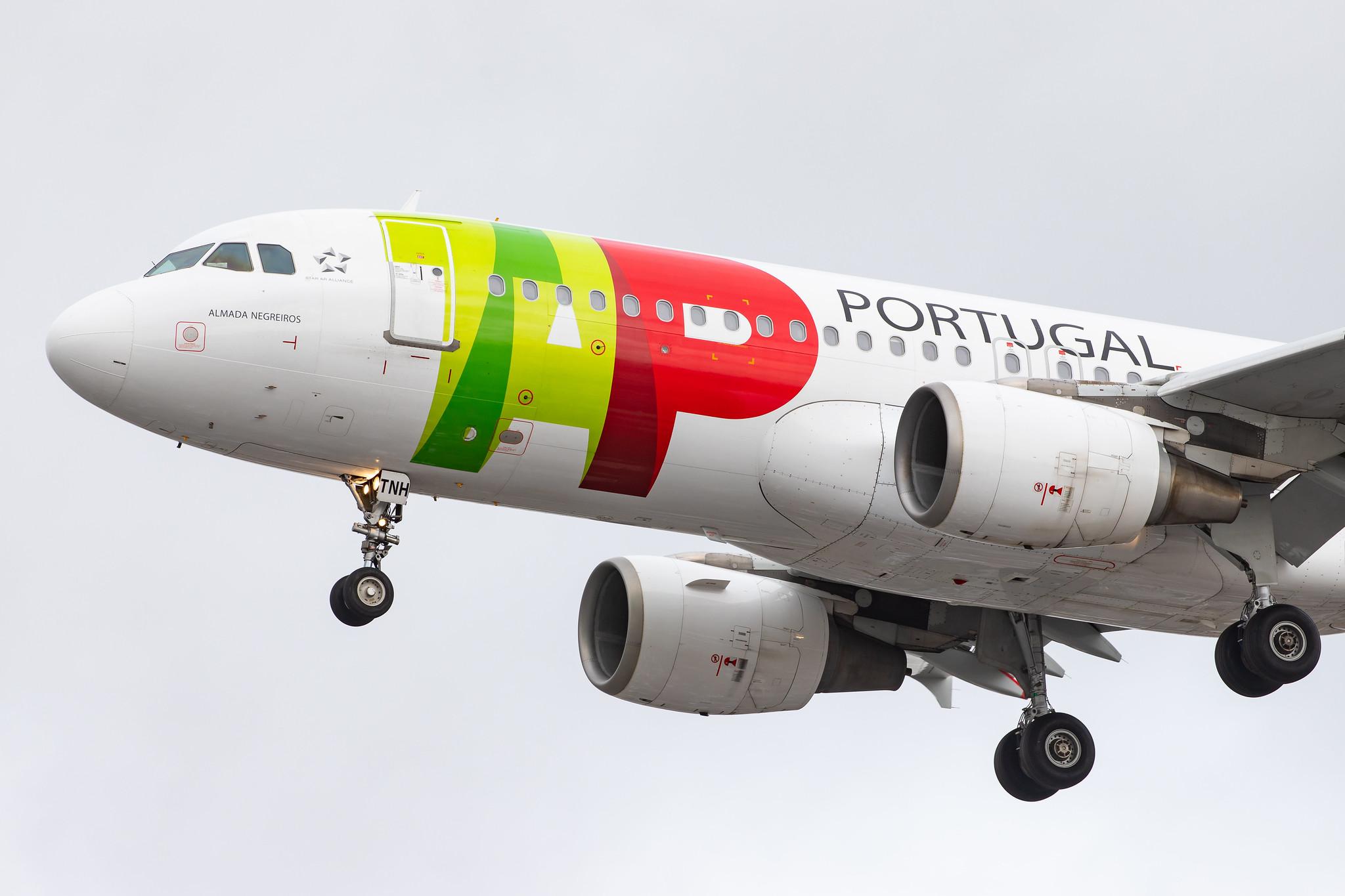 London Heathrow Airport: TAP Air Portugal (TP / TAP) |  Airbus A320-214 A320 | CS-TNH | MSN 0960