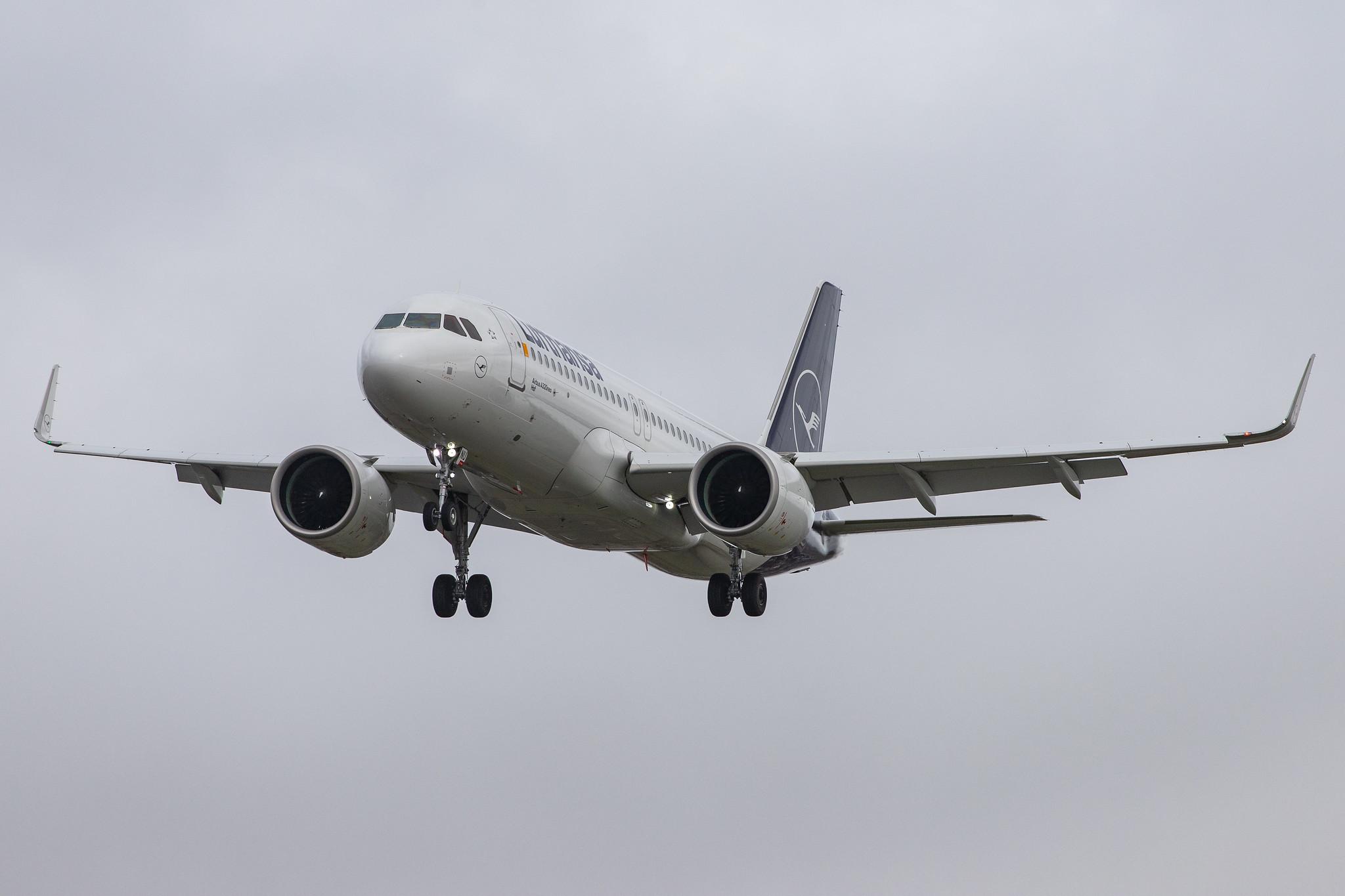 London Heathrow Airport: Lufthansa (LH / DLH) |  Airbus A320-271N A20N | D-AINU | MSN 8728