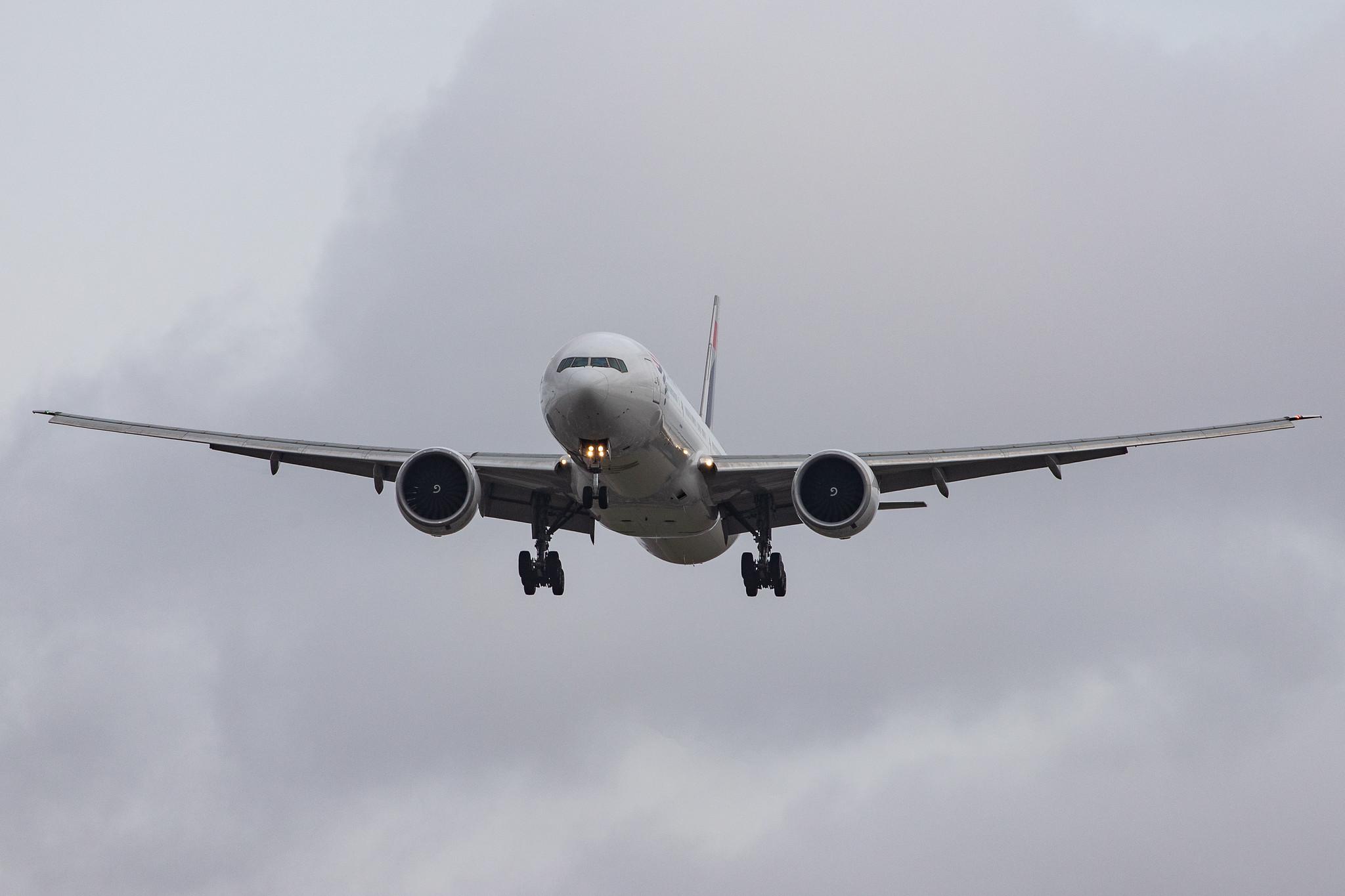 London Heathrow Airport: LATAM Airlines (LA / LAN) | Operator: LATAM Brasil |  Boeing 777-32W(ER) B77W | PT-MUJ | MSN 40588