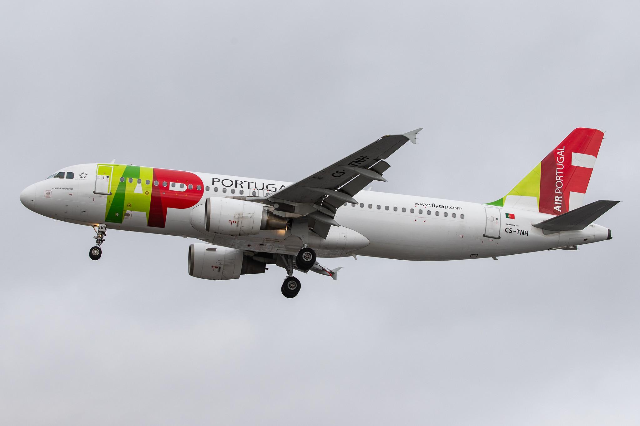 London Heathrow Airport: TAP Air Portugal (TP / TAP) |  Airbus A320-214 A320 | CS-TNH | MSN 0960