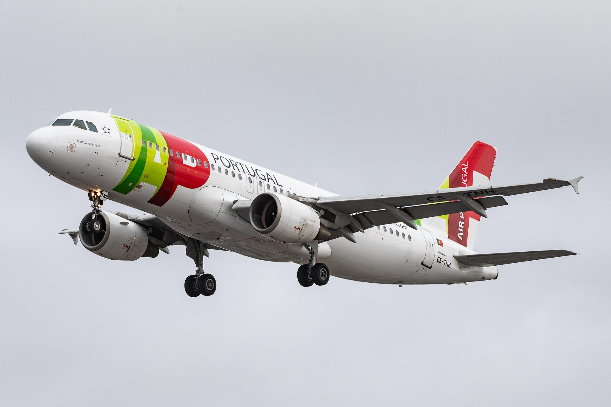London Heathrow Airport: TAP Air Portugal (TP / TAP) |  Airbus A320-214 A320 | CS-TNH | MSN 0960