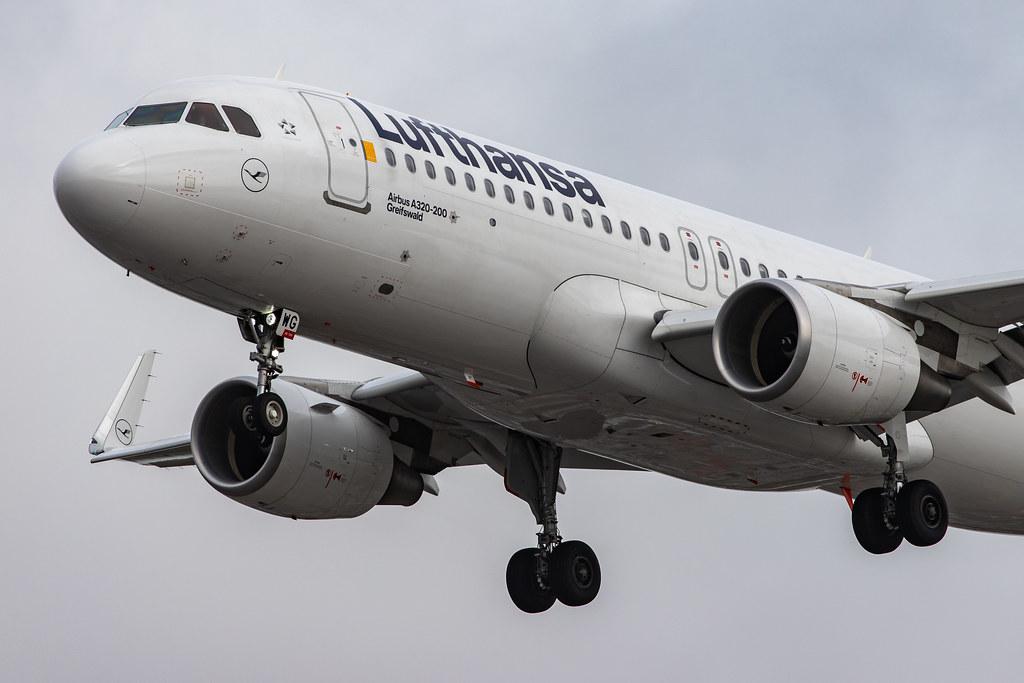 London Heathrow Airport: Lufthansa (LH / DLH) |  Airbus A320-214 A320 | D-AIWG | MSN 8902