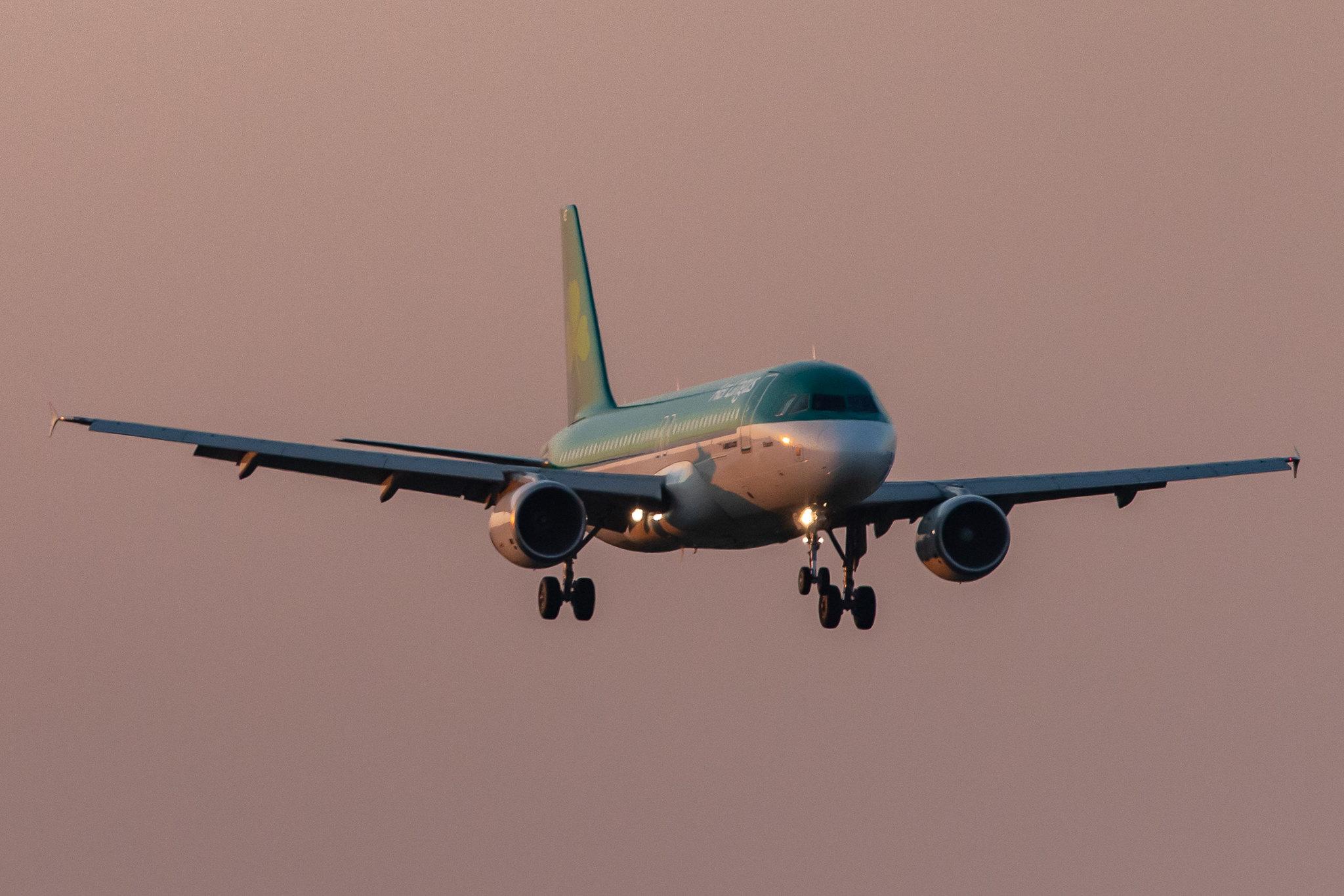 Hamburg Airport: Aer Lingus (EI / EIN) |  Airbus A320-214 A320 | EI-DVE | MSN 3129