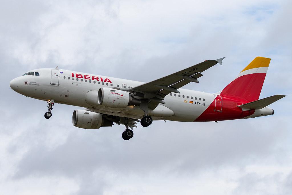 London Heathrow Airport: Iberia (IB / IBE) |  Airbus A319-111 A319 | EC-JEI | MSN 2311