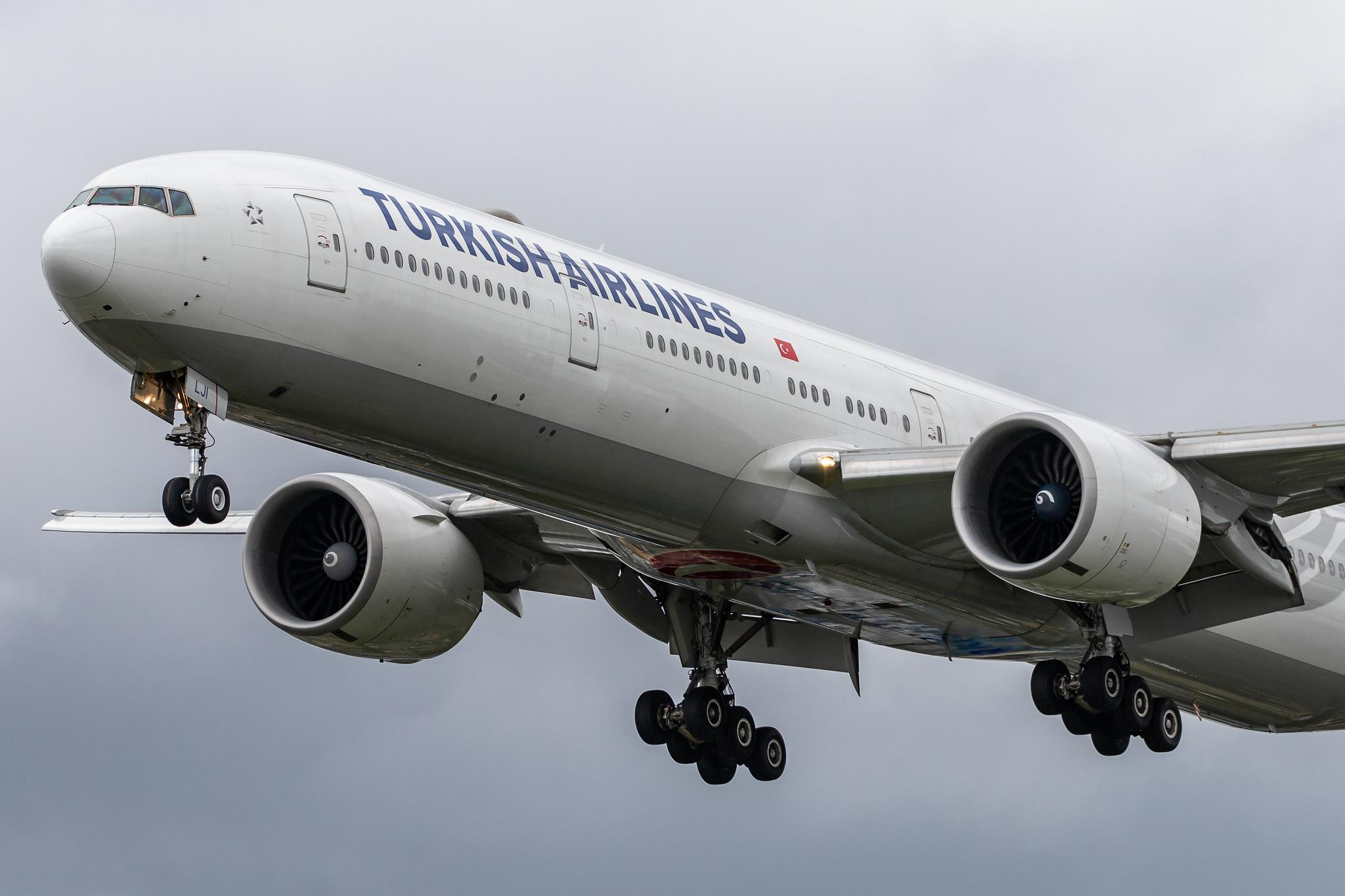 London Heathrow Airport: Turkish Airlines (TK / THY) |  Boeing 777-3F2(ER) B77W | TC-LJI | MSN 44130
