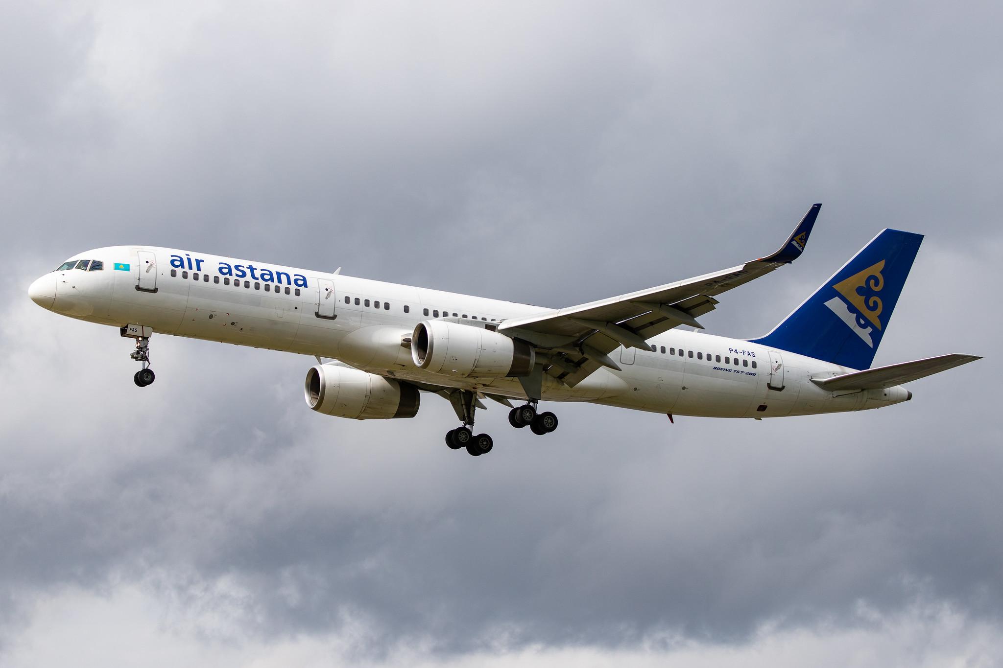 London Heathrow Airport: Air Astana (KC / KZR) |  Boeing 757-2G5 B752 | P4-FAS | MSN 29489