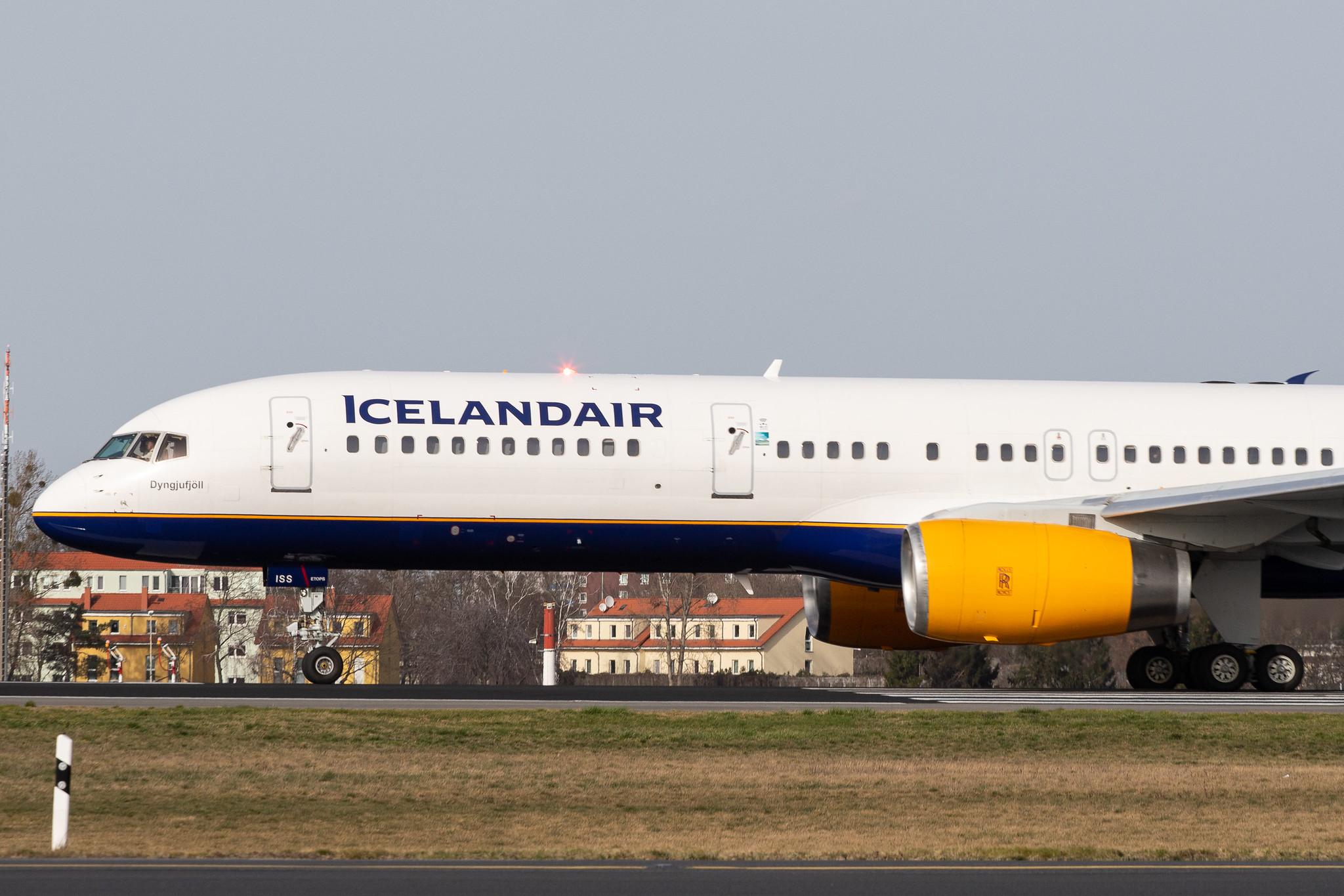 Flughafen Berlin Tegel (TXL): Icelandair (FI / ICE) |  Boeing 757-223 B752 | TF-ISS | MSN 27447