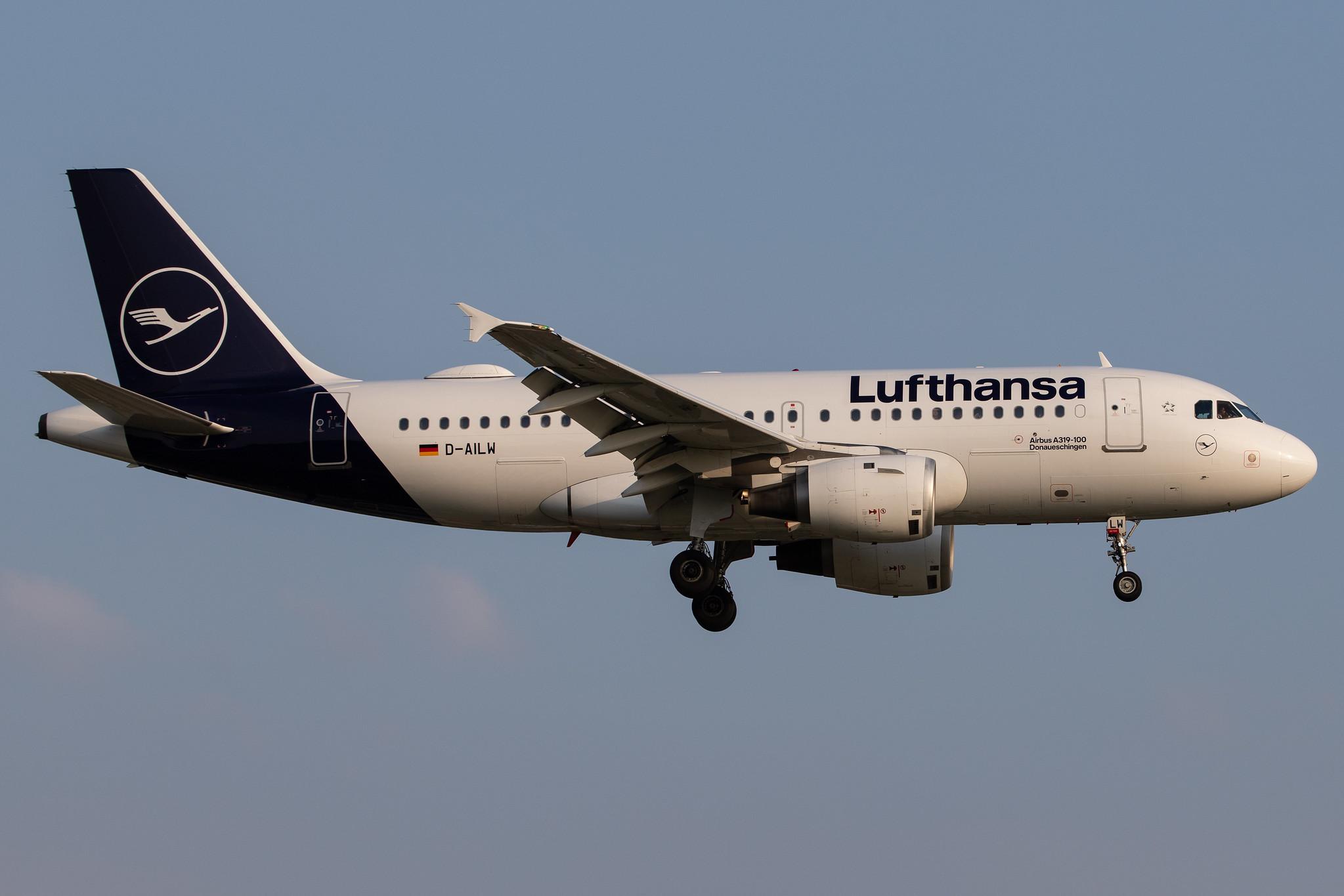 Hamburg Airport: Lufthansa (LH / DLH) |  Airbus A319-114 A319 | D-AILW | MSN 0853