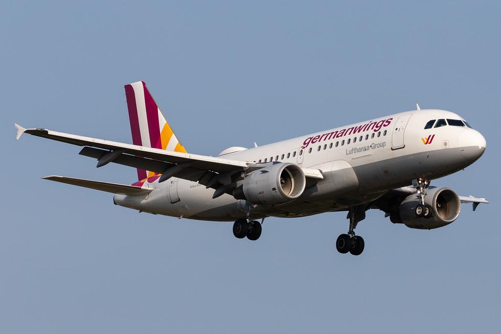 Hamburg Airport: Eurowings (EW / EWG) | Operator: Germanwings |  Airbus A319-112 A319 | D-AKNR | MSN 1209